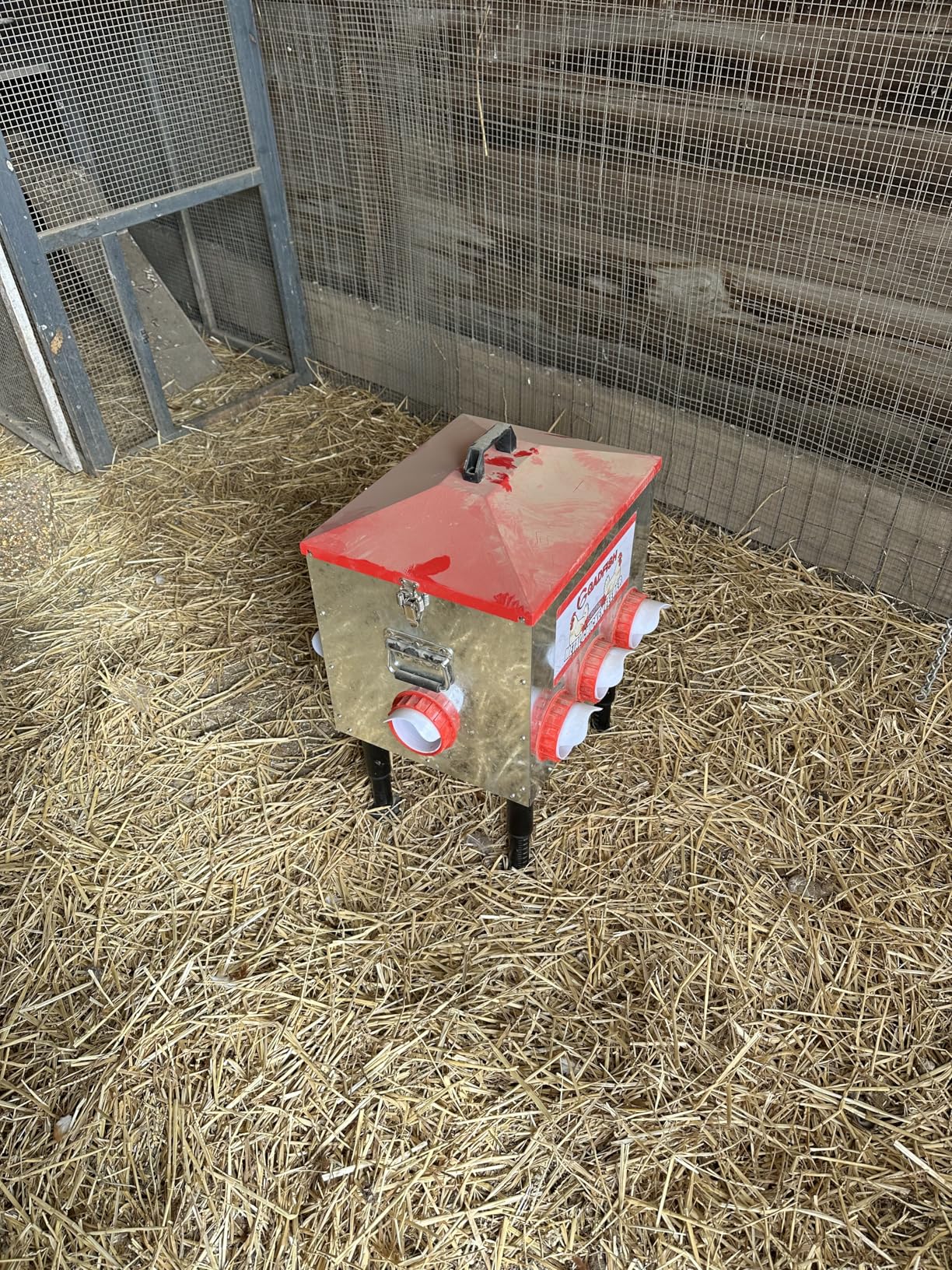 GADFISH 55 lbs Large Capacity Automatic Chicken Feeder - 8 Feeding Ports, No Waste Chicken Feeder, Height-Adjustable Legs & Secure Locking Lid customer photo 1