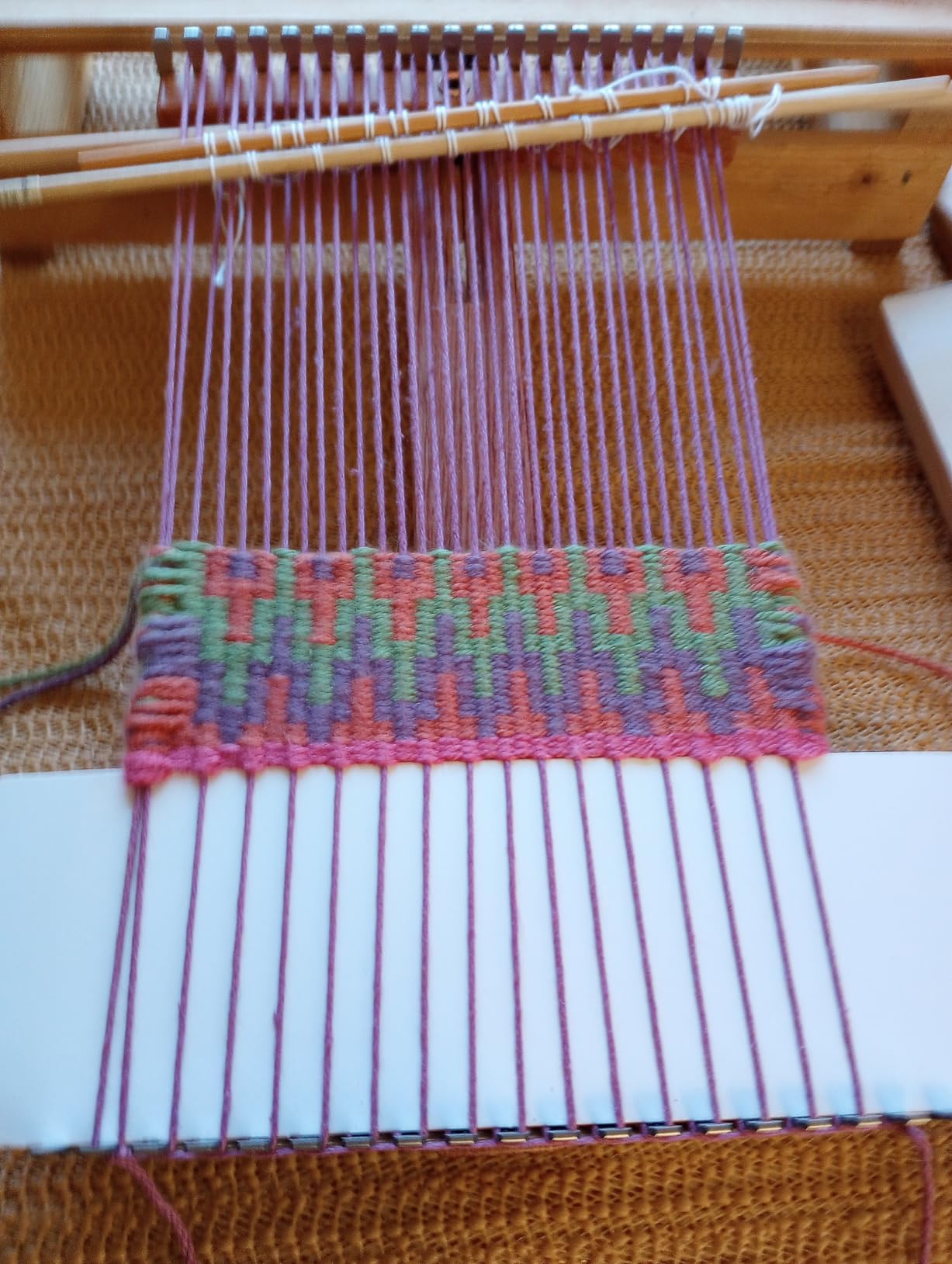 Savina Adjustable Tapestry Weaving Loom, Small Expandable 3.5in to 11.8in customer photo 1