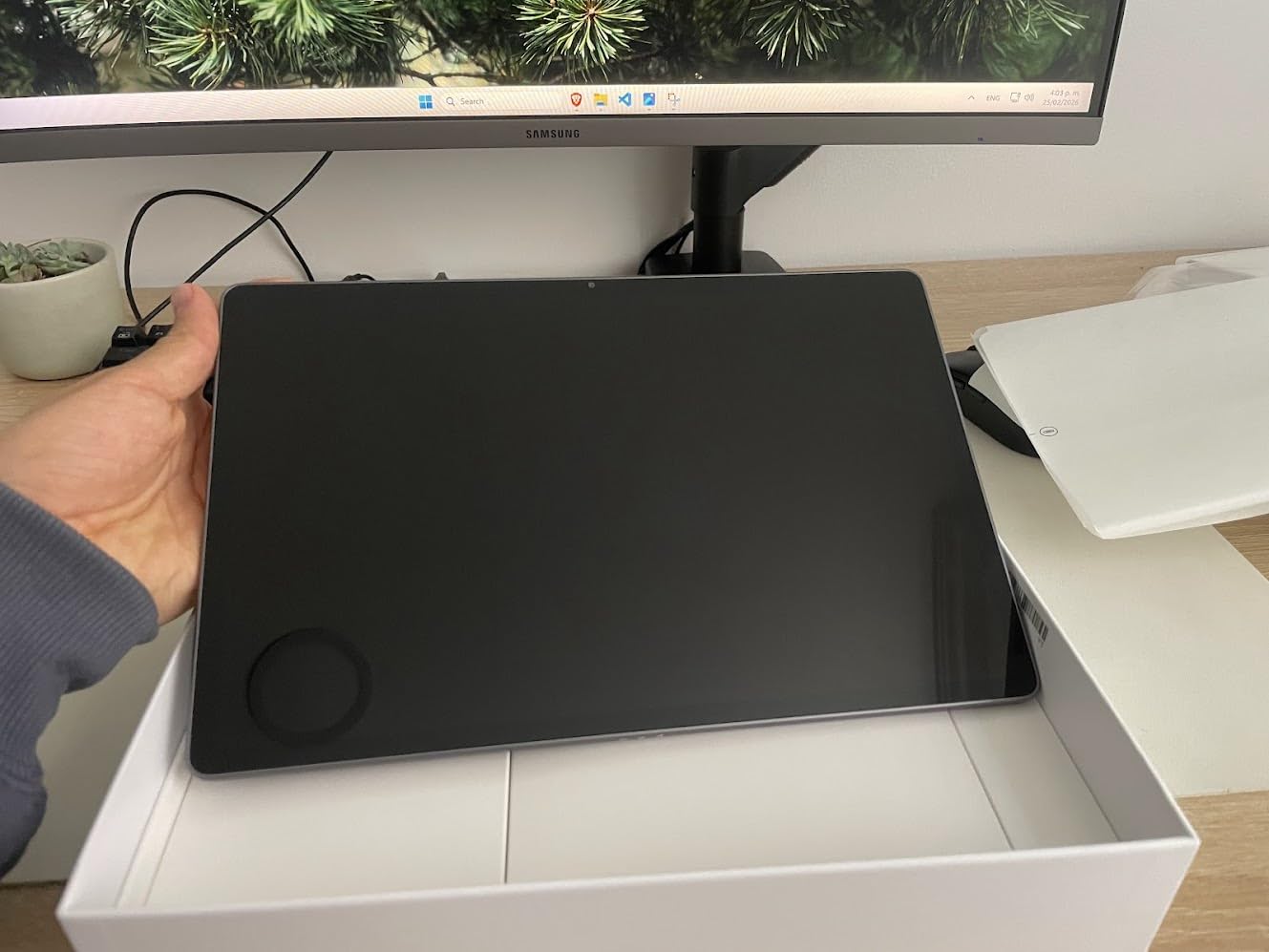 Lenovo Idea Tab Plus - Lightweight Tablet - 12.1 inch 2.5K IPS Touchscreen Display - 90Hz - MediaTek Dimensity 6400-8GB Memory - 128GB Storage - Integrated Arm Mali-G57 MC2 - Lenovo Tab Pen and Folio Case customer photo 2