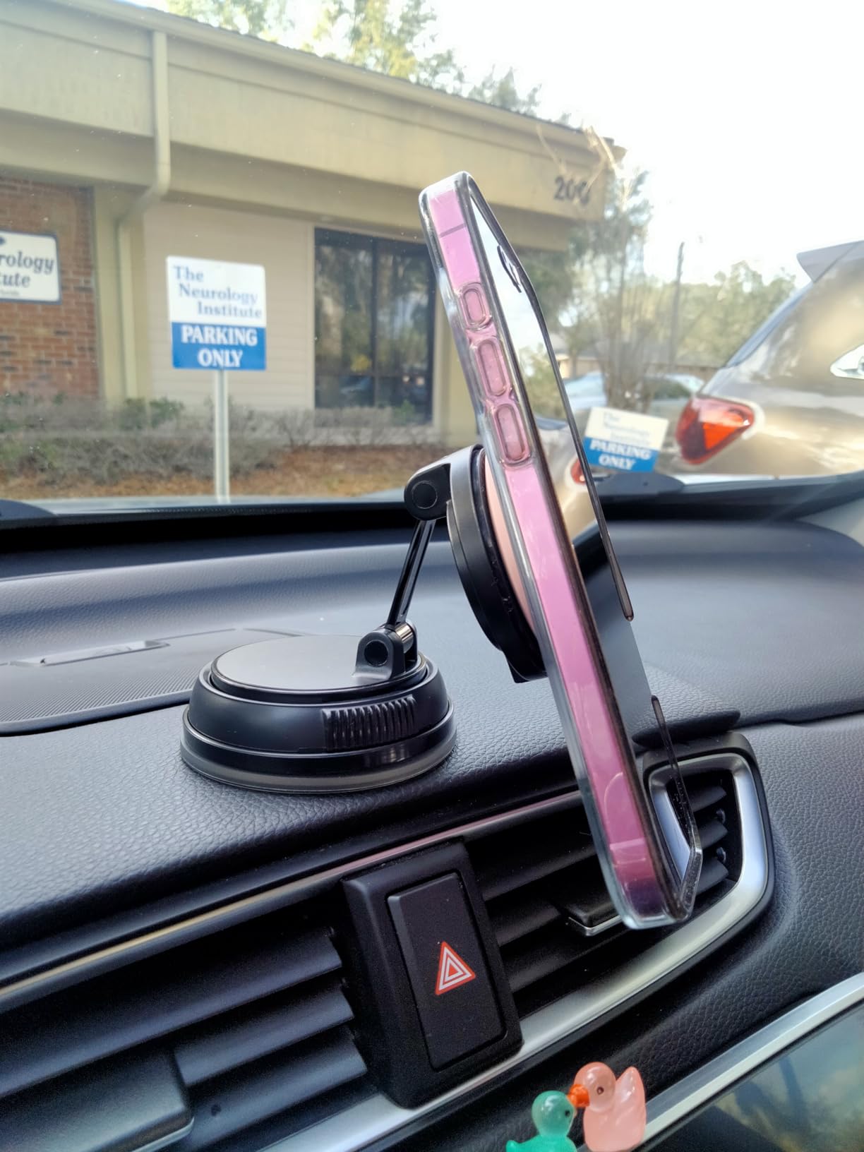 ANDERY MagSafe Car Mount Charger [15W Wireless Faster Charging, 78+LBS Strongest Suction] customer photo 2