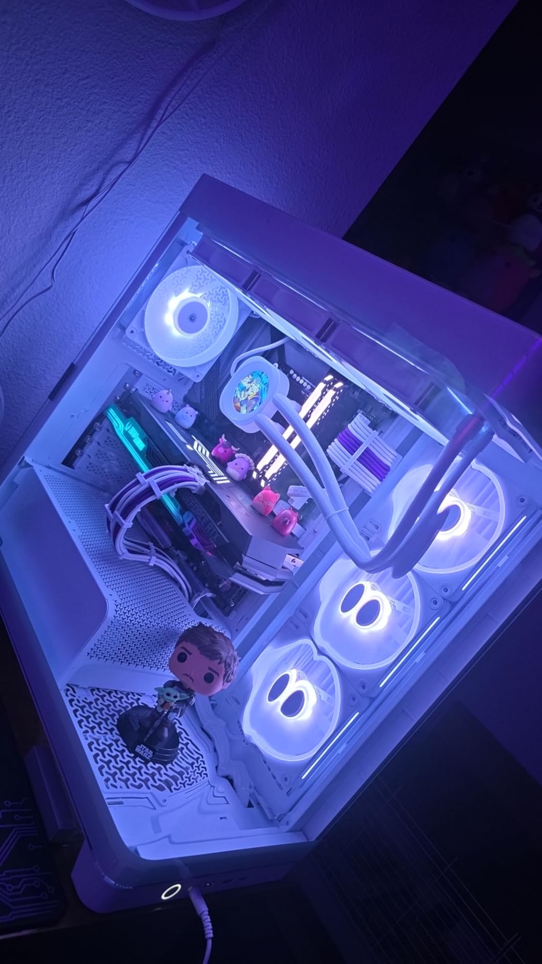 CORSAIR Frame 4500X LX Reverse Fan RGB Link Mid-Tower PC Case - 3X Pre-Installed Fans, Panoramic Glass, InfiniRail Mounting System, Modular Customization, Spacious Interior, GPU Anti-Sag - White customer photo 1