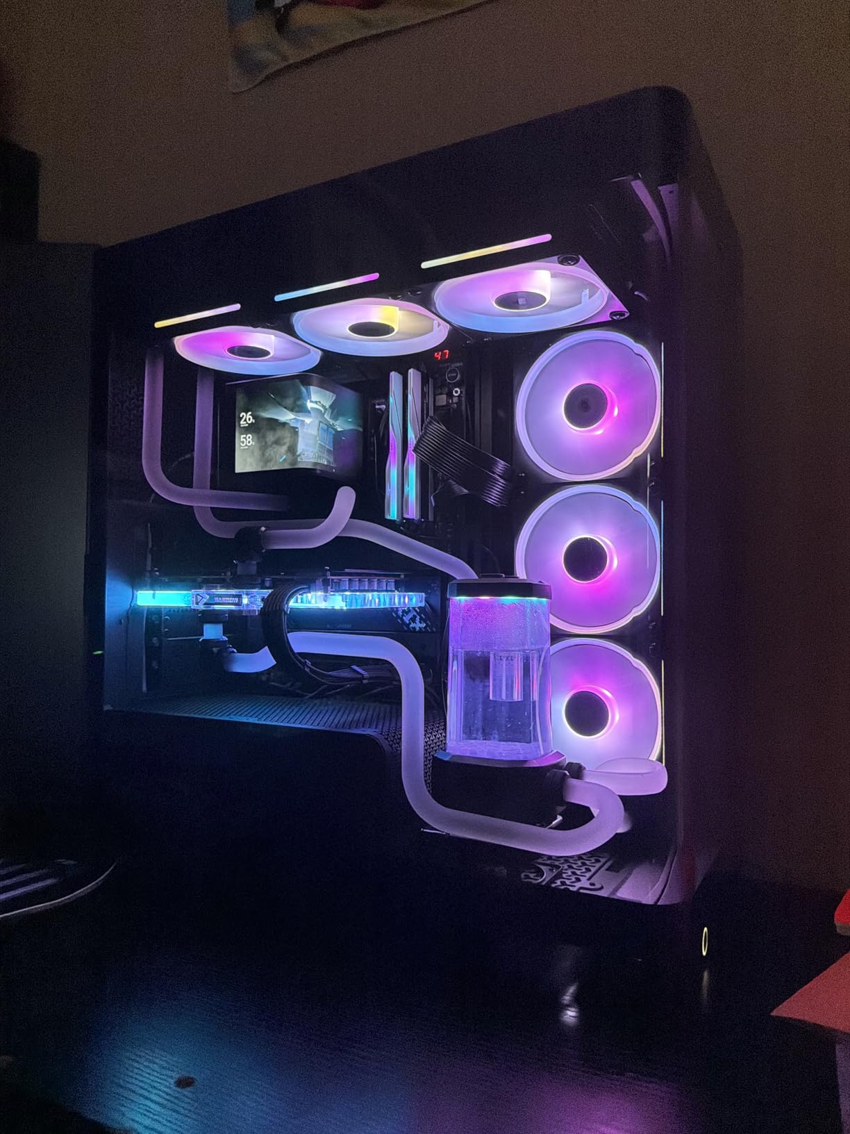 CORSAIR Frame 4500X LX Reverse Fan RGB Link Mid-Tower PC Case - 3X Pre-Installed Fans, Panoramic Glass, InfiniRail Mounting System, Modular Customization, Spacious Interior, GPU Anti-Sag - White customer photo 2