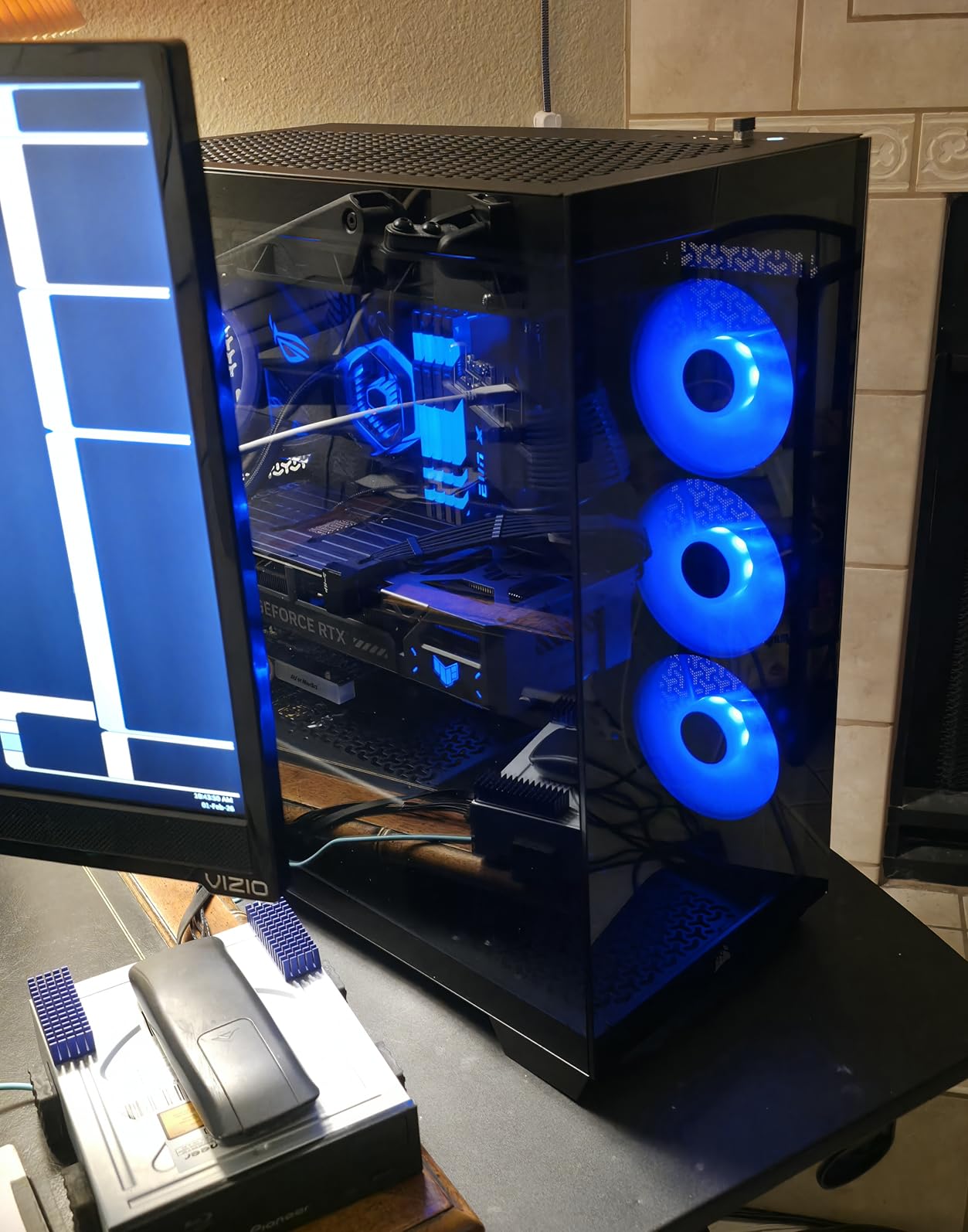 CORSAIR 3500X RS Reverse Fan ARGB Mid-Tower PC Case - 3X Pre-Installed Fans, Panoramic Glass, Spacious Interior, GPU Anti-Sag, Reverse Connection Motherboard Compatible - White customer photo 1