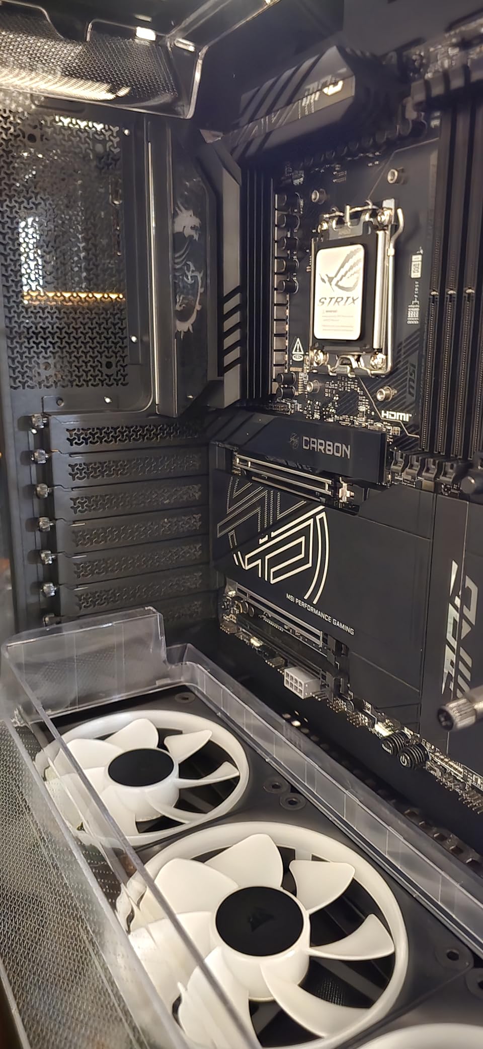 CORSAIR AIR 5400 LX-R RGB iCUE Link Triple-Chamber Mid-Tower Panoramic PC Case - 3X Pre-Installed Reverse-Rotor LX-R RGB Fans, Low-Noise, High Airflow Ducts, Reverse Motherboard Support - White customer photo 2