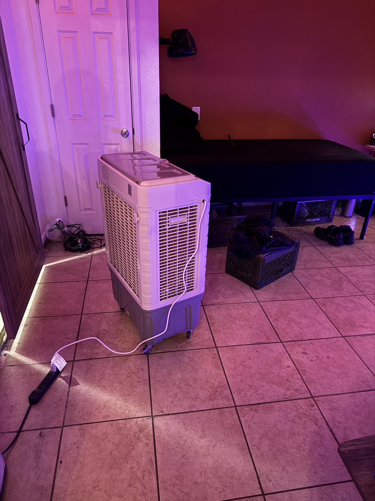 ROVSUN 1400CFM Evaporative Air Cooler, 5.2 Gal Portable Swamp Cooler with Auto Oscillating, Remote, 3 Speeds, 12H Timer & 4 Ice Packs, 3-IN-1 Humidifying Cooling Fan Indooor Patio Garage customer photo 1