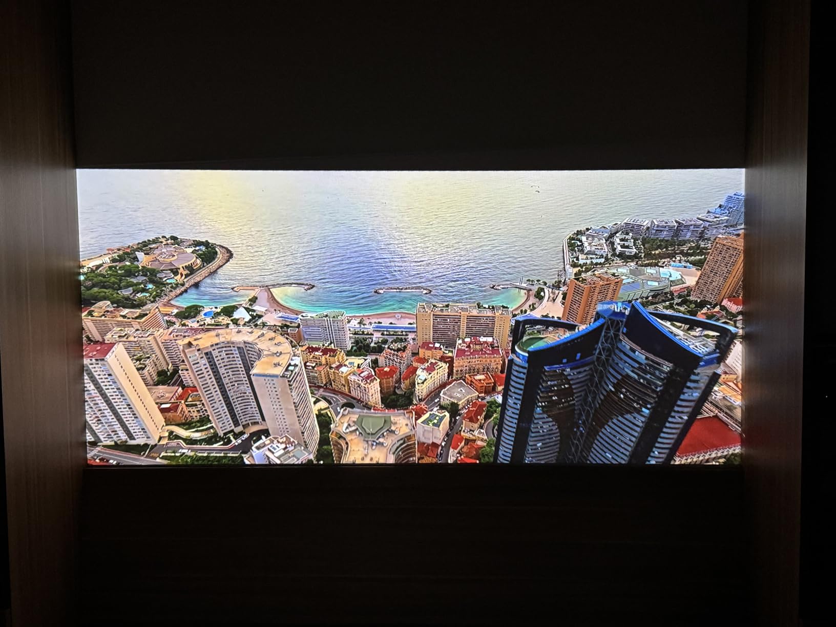 Aurzen EAZZE D1 MAX Google TV Smart Projector - 1000 ANSI Lumens, MEMC Tech, 20W Dolby Audio customer photo 1