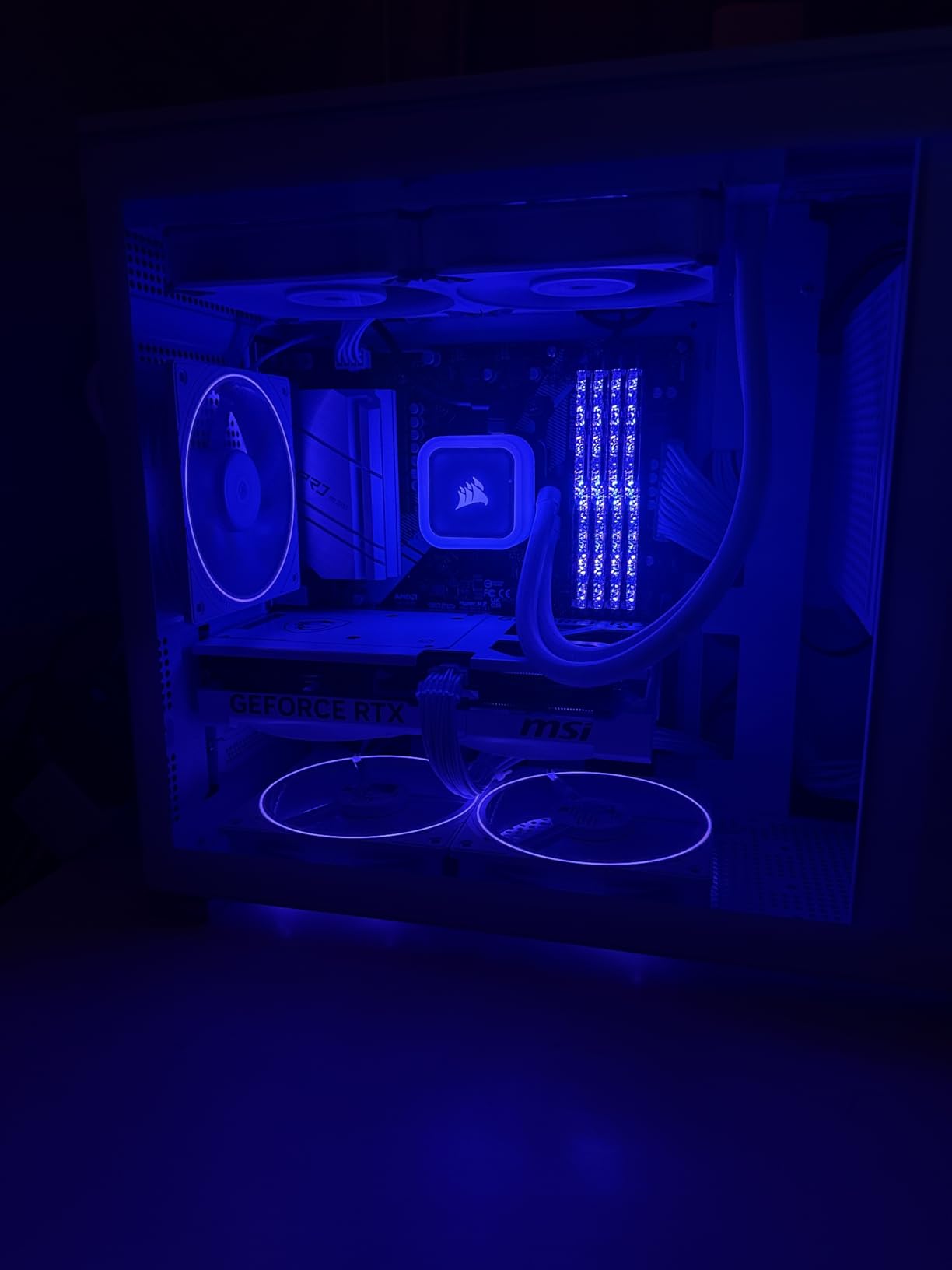 CORSAIR RM850e ATX 3.1 PCIe 5.1 Ready Fully Modular 850W Power Supply - 12V-2x6 Cable Included, Cybenetics Gold Efficiency, 105°C-Rated Capacitors, Modern Standby Mode - White customer photo 2