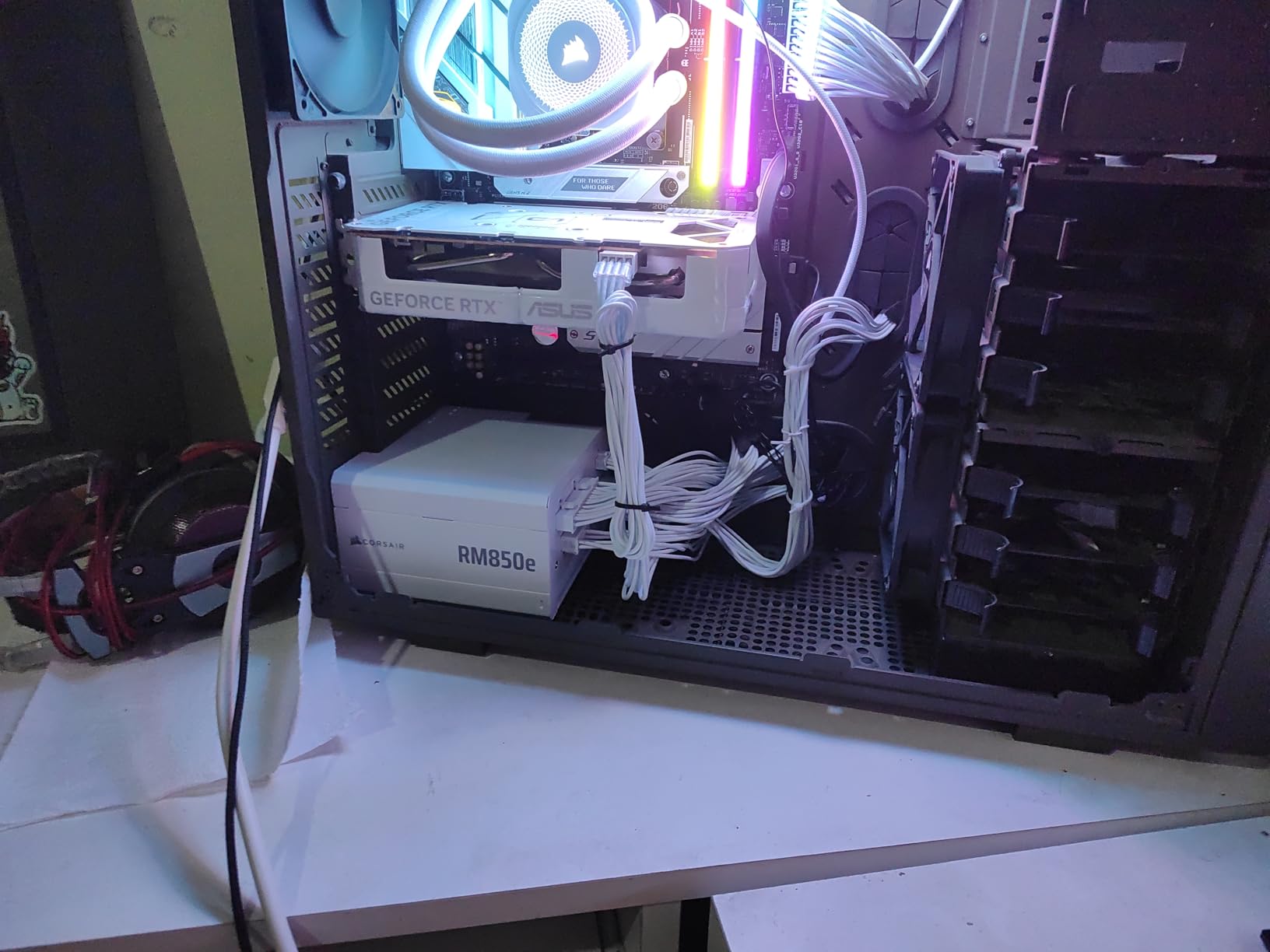 CORSAIR RM850e ATX 3.1 PCIe 5.1 Ready Fully Modular 850W Power Supply - 12V-2x6 Cable Included, Cybenetics Gold Efficiency, 105C-Rated Capacitors, Modern Standby Mode - Black customer photo 2