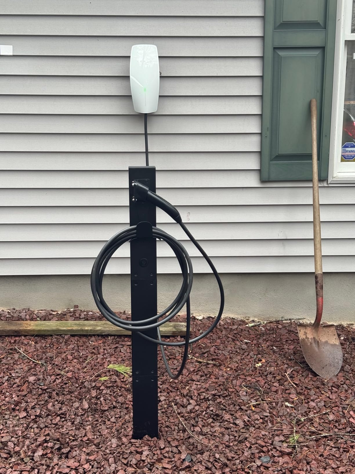 Outdoor EV Charger Pedestal for Tesla & J1772 Charger, Heavy Duty, Corrosion Resistant, Stable, Compact, Easy to Install, Standard Version customer photo 1