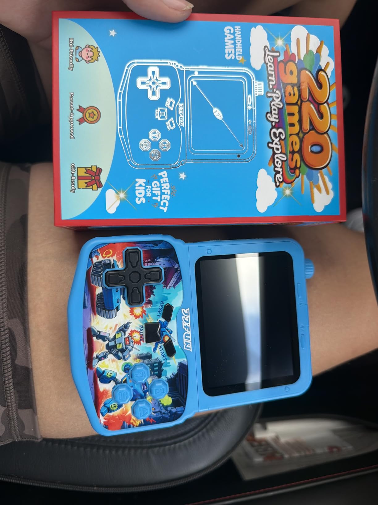 Retro Handheld Game Console for Kids, Built-in 220 Classic Games, 3.5'' IPS HD Screen, Portable Video Game Player with Rechargeable Battery, Perfect Travel Gift Toy for Boys Girls Ages 3-12 (Green) customer photo 1