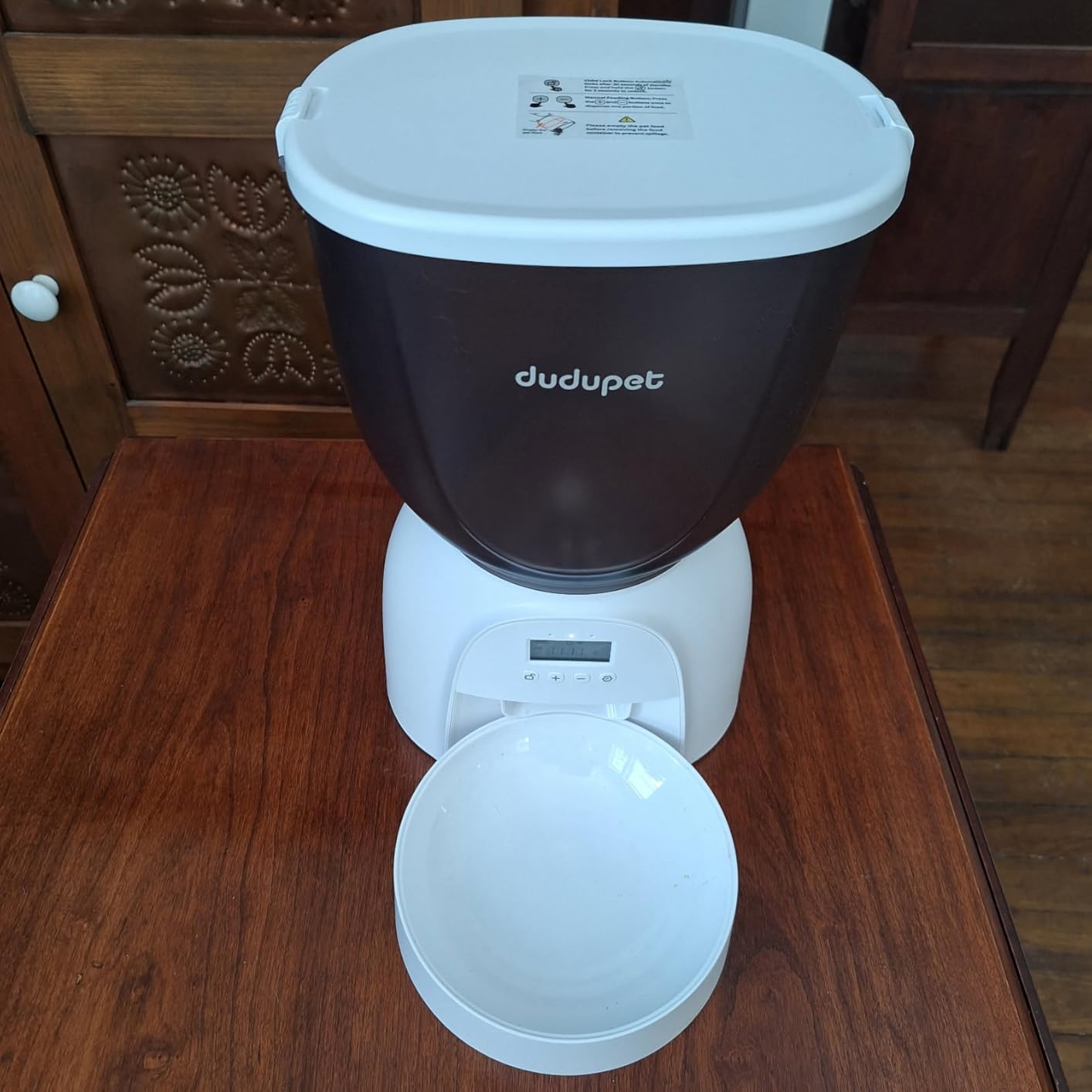 Automatic Cat Feeder 5G WiFi, Automatic Pet Feeder with App Remote Control, 5L Cat Dry Food Dispenser Dual Power,10 Meals Programmable 1-15 Portion Control Auto Cats Feeders for Indoor Use customer photo 1