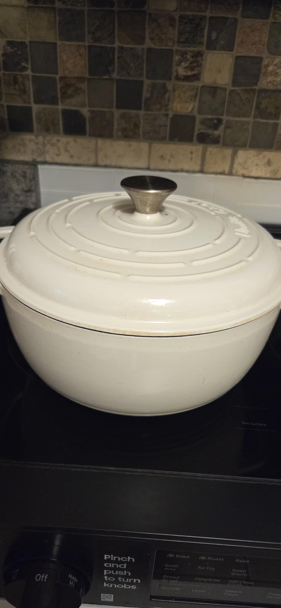 Umite Chef 6QT Enameled Cast Iron Dutch Oven with Lid, Versatile Heavy-Duty Cookware Pot for Baking Bread, Braising, Soups & Stews, Oven & Stovetop Safe with Heat Resistant Gloves (Cream White) customer photo 1