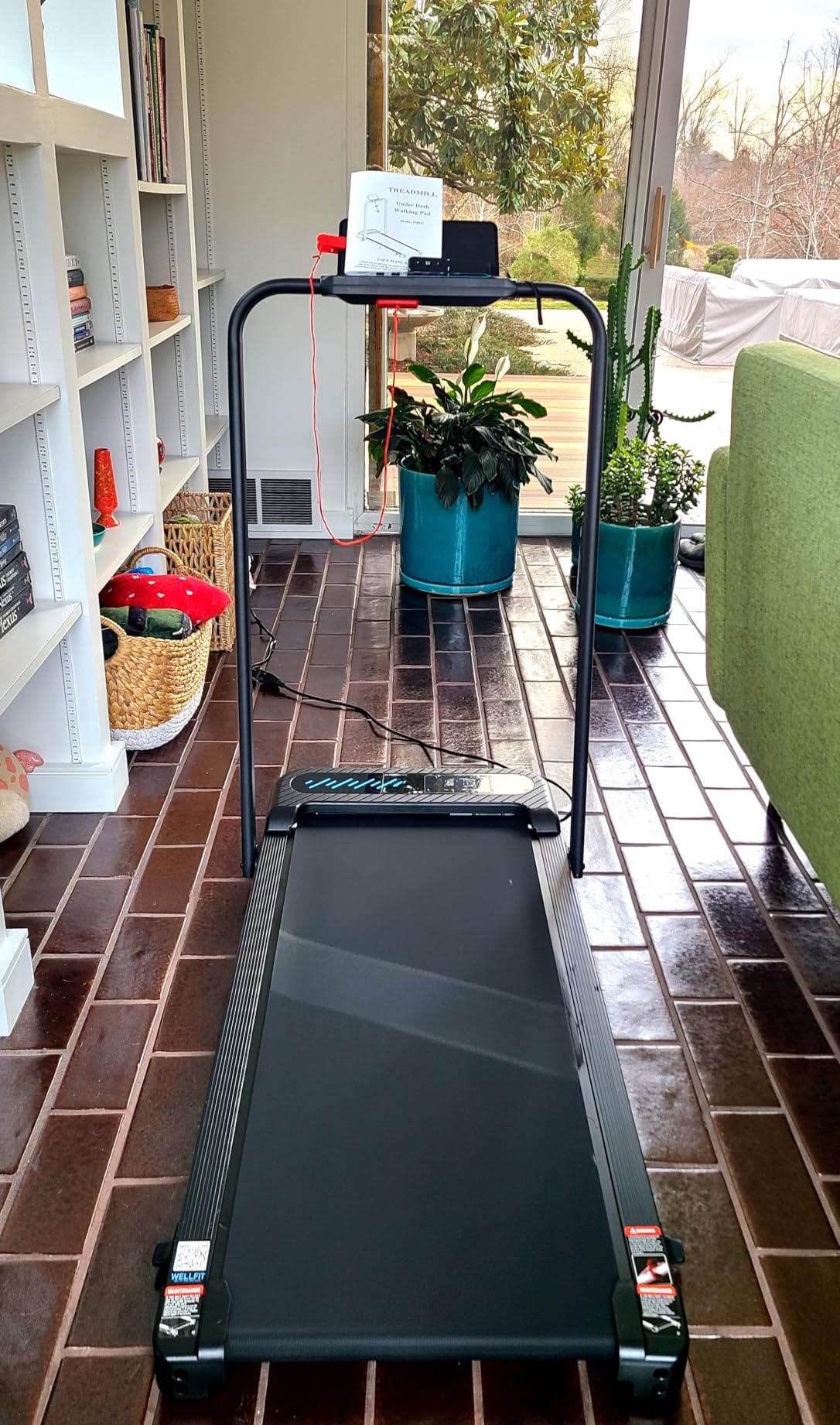 Cardirun Foldable Treadmill with Incline, Compact Walking Pad Treadmill with Safety Handle Bar, 3.0HP Quiet Under Desk Treadmills for Home/Office, 350 LBS Capacity, APP & Mute Remote Control customer photo 1