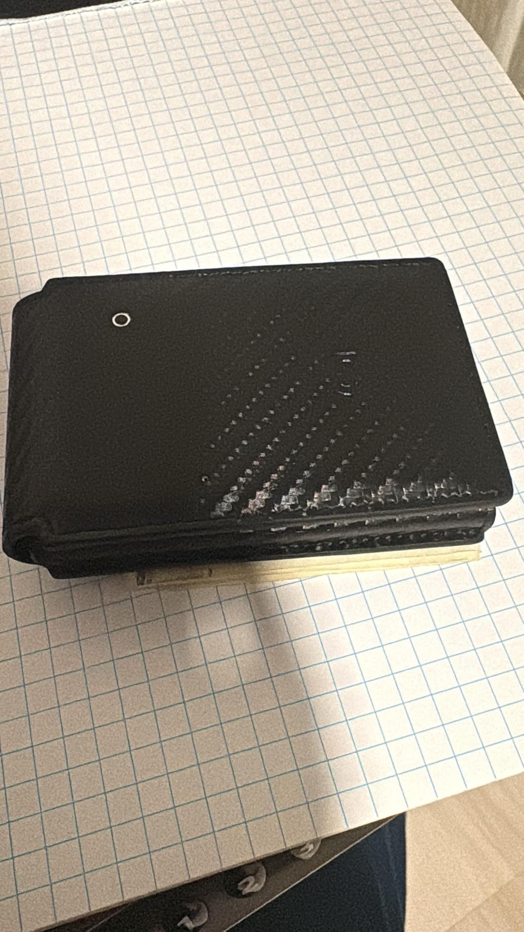Auskang Rechargeable Mens Wallet with Tracker Works for Find My App (iOS Only), Smart Wallet for Mens Gifts, RFID Blocking, Replacement for AirTag Wallet, with Money Clip, Not for Android, Black customer photo 3