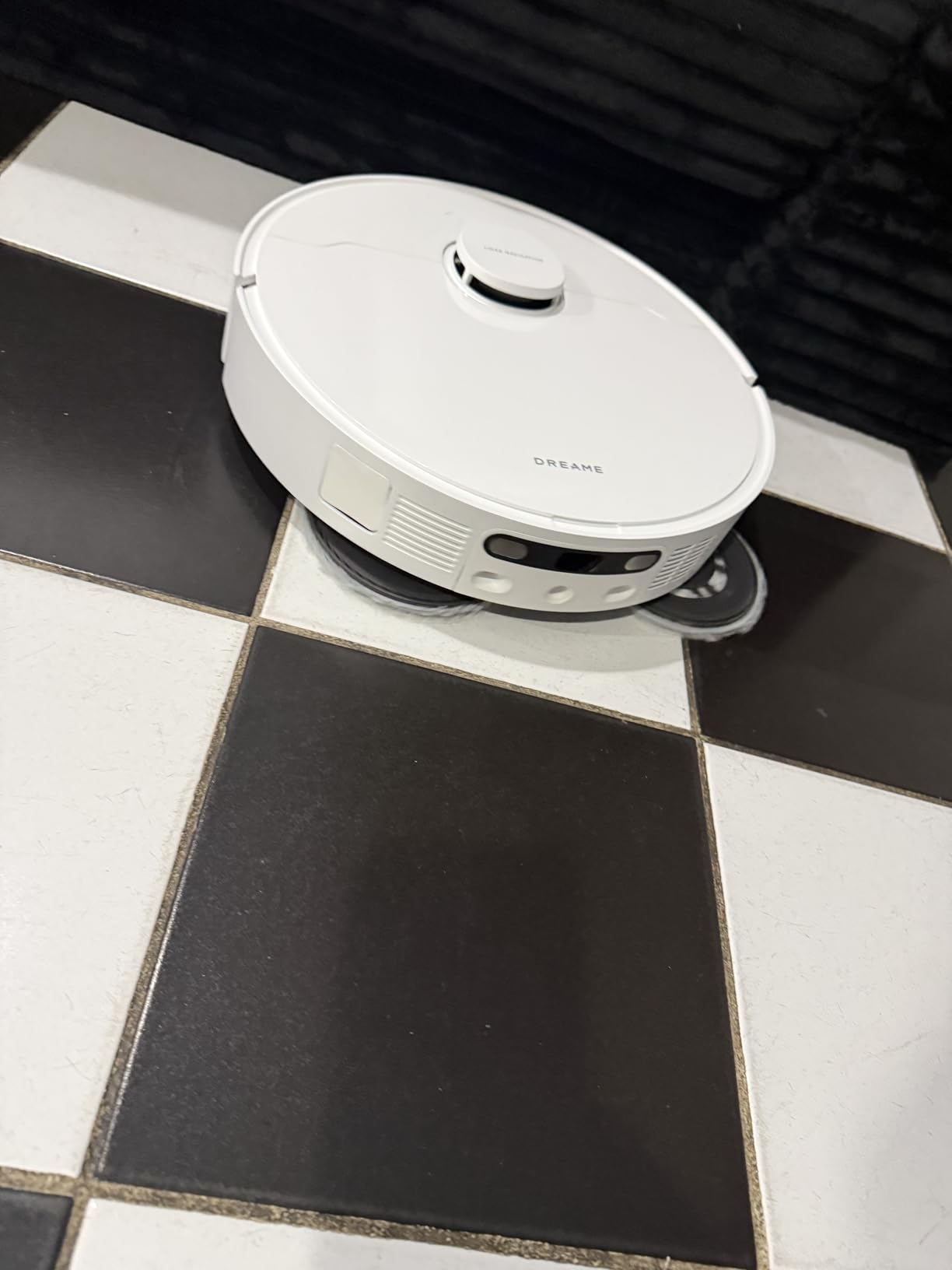 Dreame L40 Ultra Gen 2 Robot Vacuum and Mop with 25,000Pa Suction, Extendable Side Brush and Mop, All-in-One Self-Emptying & Cleaning Dock, Voice & App Control customer photo 2