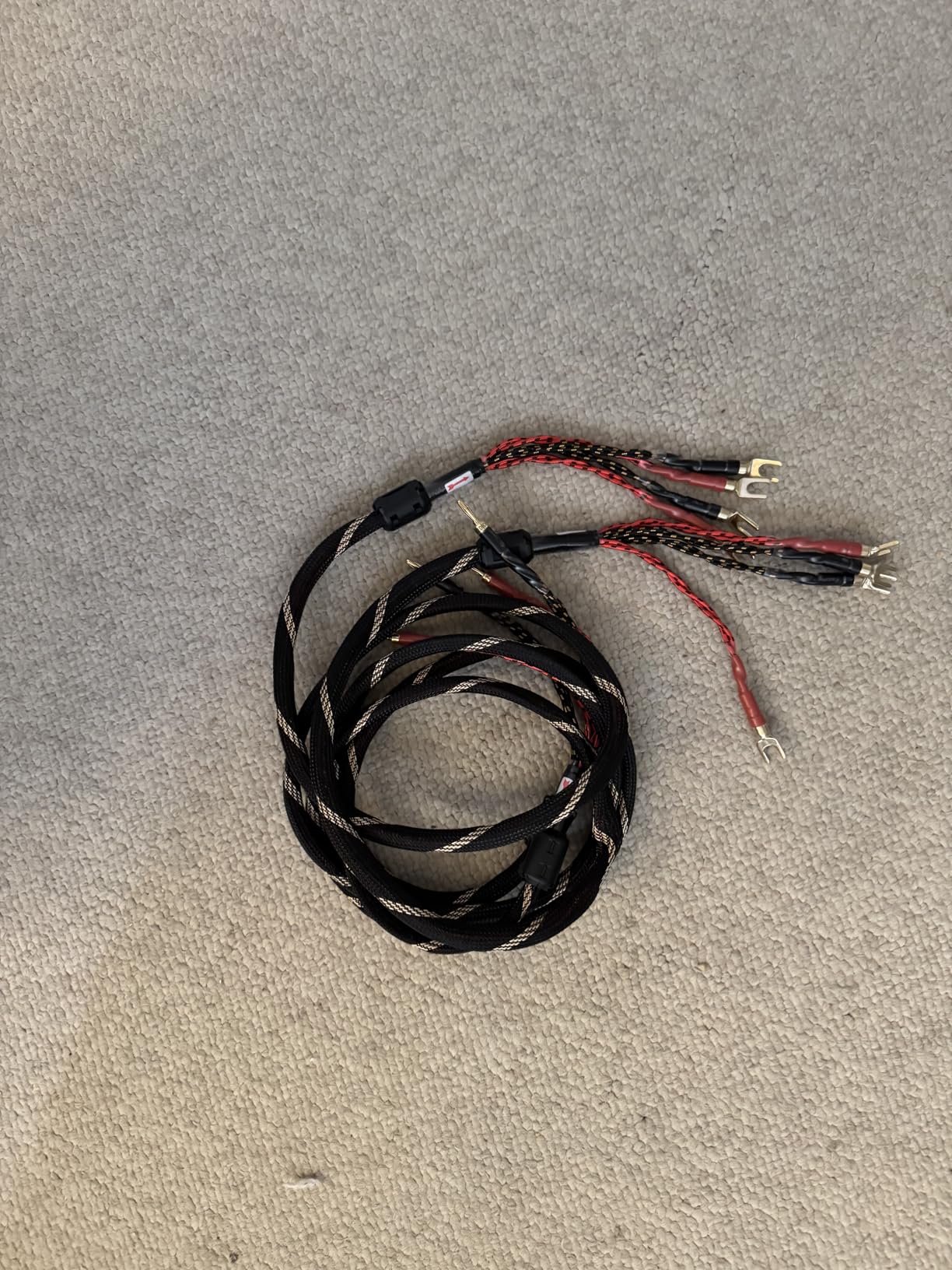 9 AWG 2-Pack Audiophile Speaker Cable - 2 Banana Plugs to 4 Spades per Cable,4N OFC Speaker Wire,Nylon Braid,Compatible with Amplifier,Speakers,AV Receiver& Home Theater (4.92ft/1.5m) customer photo 1
