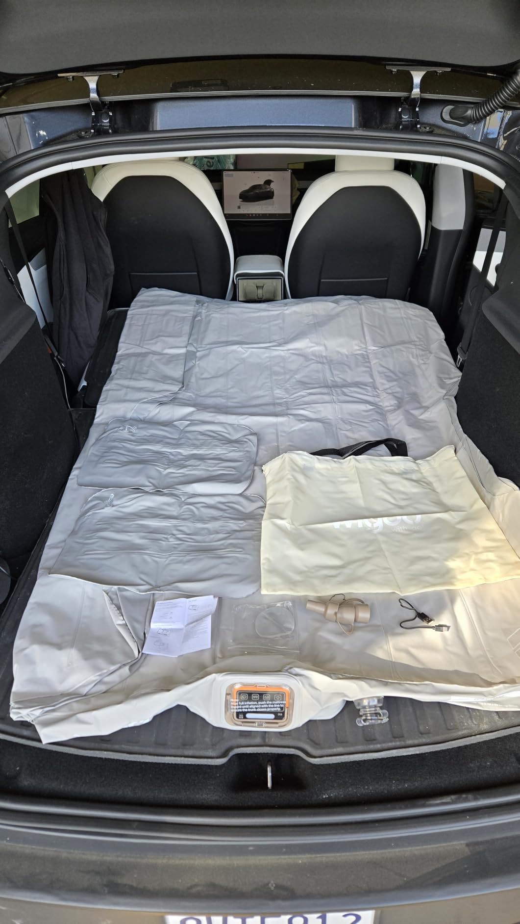 Wigoo 2026 Upgrade Air Mattress for Tesla Model Y [Click Self-Inflate, Home-Level Comfort] USB-C Charging Built-in Air Pump & Ergonomic Design with 2 Pillow, Camping for Tesla Model Y 2020-2026 customer photo 2