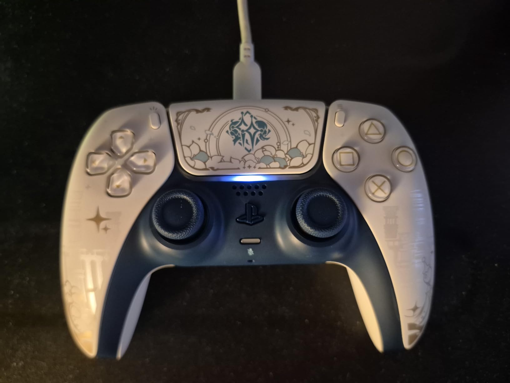 PlayStation DualSense Wireless Controller - for PS5, PC, MAC & Mobile customer photo 1
