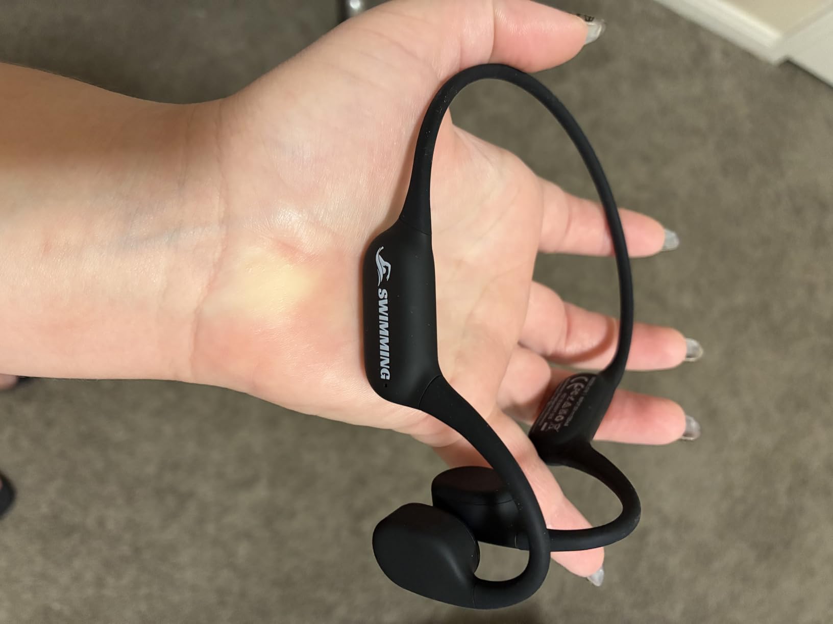 SAMVEK Swimming Headphones Bone Conduction Headphones, IP68 Waterproof Wireless Earphones Built-in MP3 Player 32G Memory,Underwater Swimming Headphone, Bluetooth 5.4 Open Earphone for Running-Black customer photo 1
