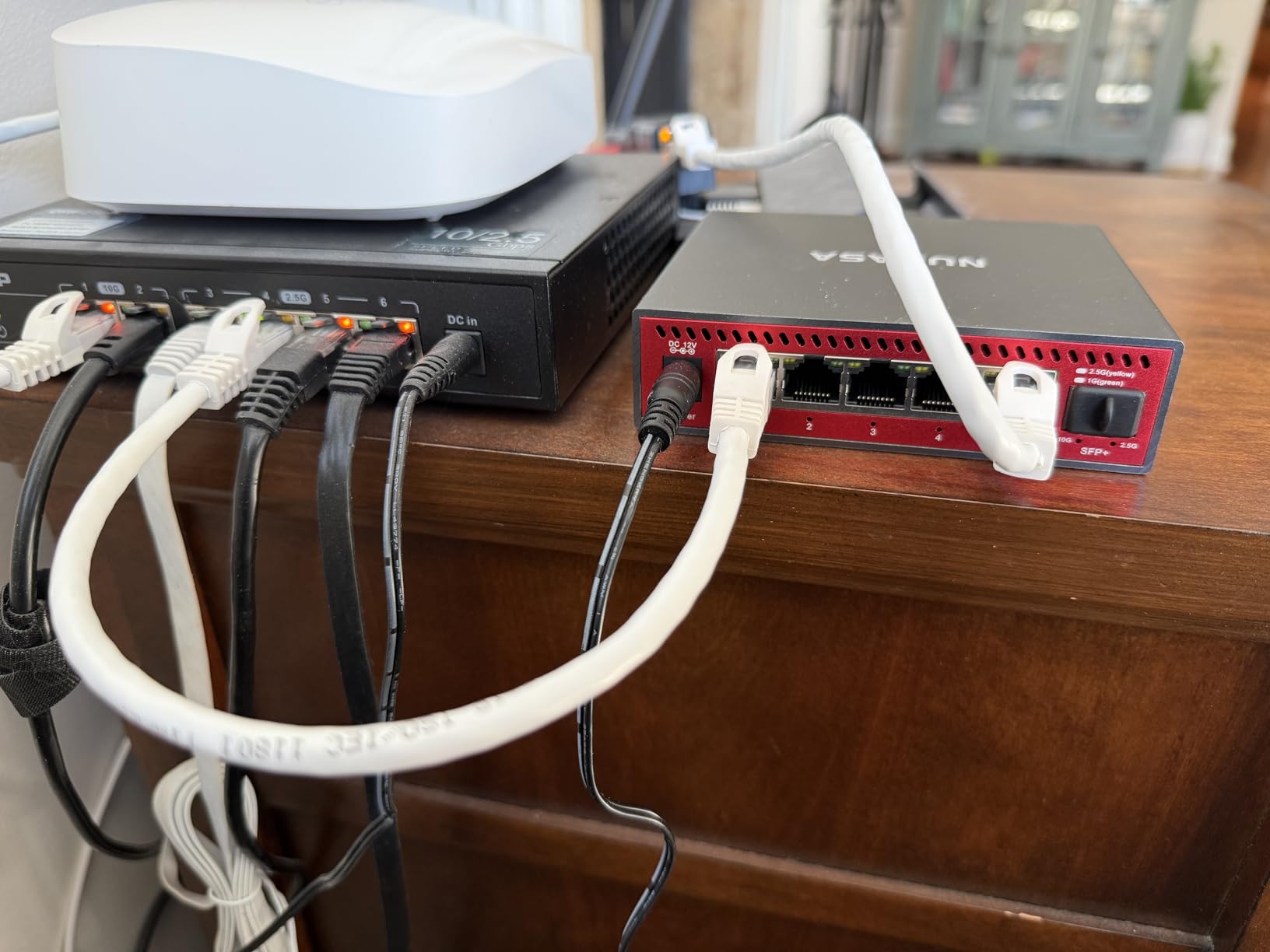 5-Port 2.5Gb Switch with 10Gb SFP+ Port, Less Heat Unmanaged Multigig Ethernet Splitter for NAS, Gaming, PC - Plug & Play, Silent Aluminum Housing, Professional Grade 2.5 Gigabit Network Switch customer photo 1