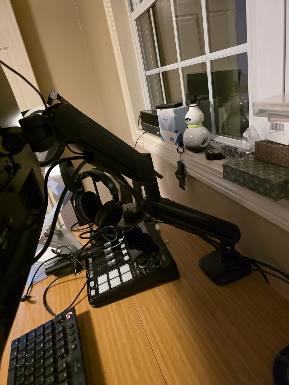 HUANUO Ultrawide Monitor Arm for 13 - 40
