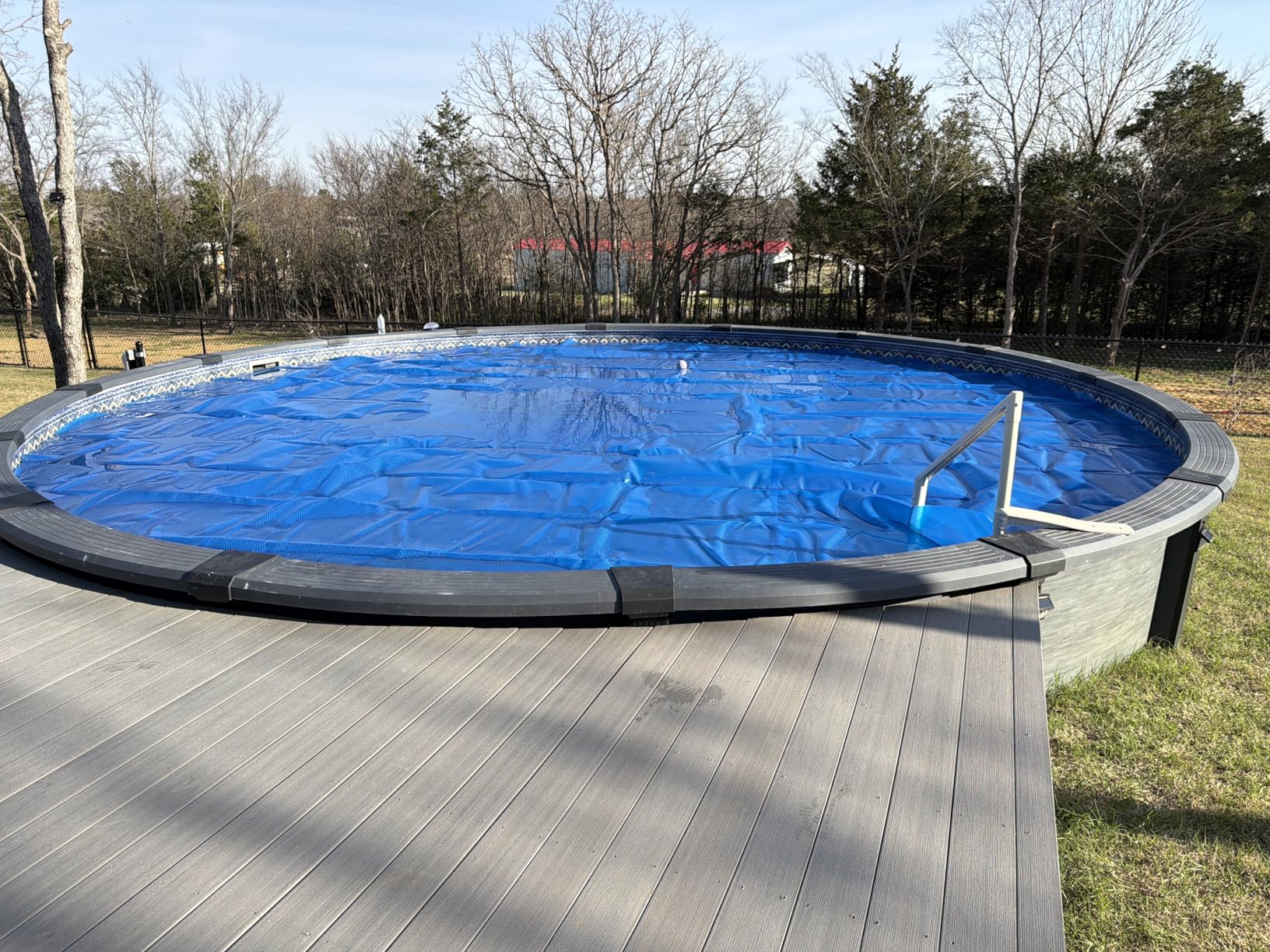 VEVOR Solar Pool Cover, 24 ft Round Pool Bubble Cover, 16 Mil Pools Solar Blanket with Bubble & PE Material, Daytime Heat Absorption, Nighttime Heat Retention, Heat Retaining Solars Covers, Blue customer photo 1