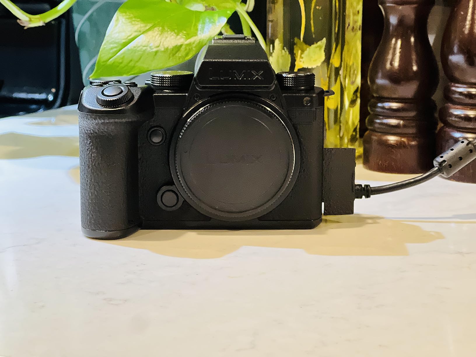LUMIX S5IIX Mirrorless Camera, 24.2MP Full Frame with Phase Hybrid AF, Unlimited 4:2:2 10-bit Recording, 5.8K Pro-Res, RAW Over HDMI customer photo 1