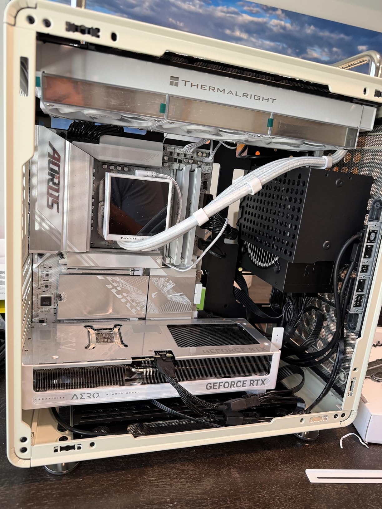 Cooler Master QUBE 540 ATX Mid-Tower PC Case - Highly Customizable Modular Computer Chassis with Movable I/O Panel, Multi-Position PSU Mount, Tempered Glass Panel & Portable Handles - Moonstone customer photo 2