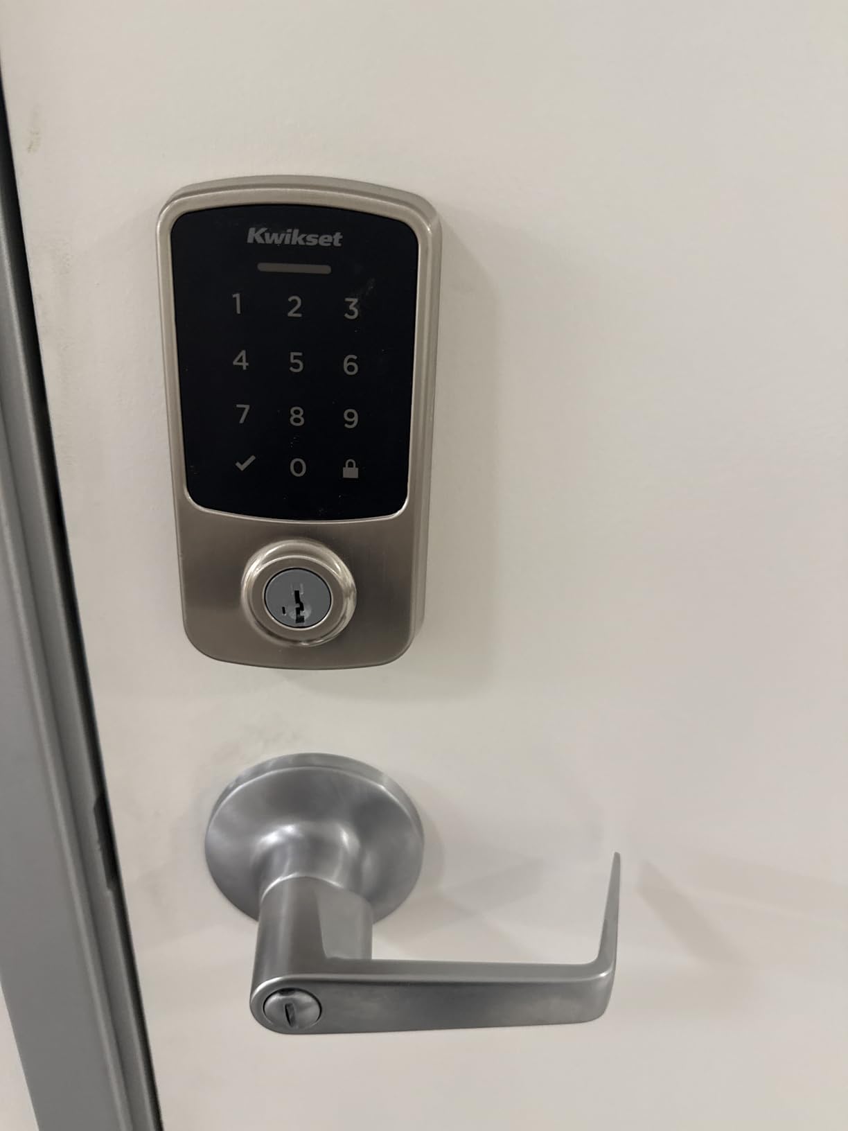 Kwikset Aura Reach Smart Lock Matter Over Thread and Bluetooth Enabled Keyless Entry Door Lock Deadbolt, BHMA Certified, Proximity Wakeup, Geofence Auto-Unlock Satin Nickel customer photo 1