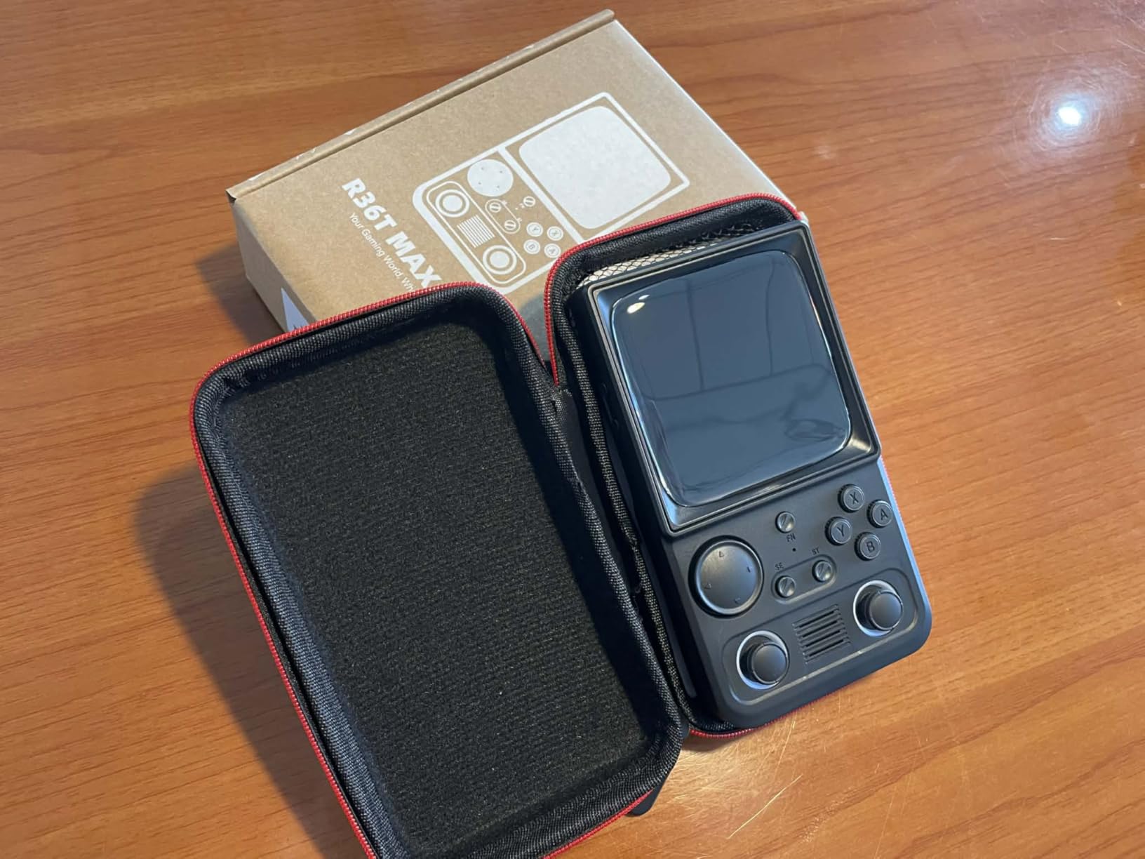 R36TMAX Retro Handheld Game Console, 4.0'' 720x720 IPS Screen, 64GB Supports 18000+ Classic Games, EmuELEC System Supports WiFi Networked Fighting&OTG,4000mAh with Portable Case（Black 64GB） customer photo 2
