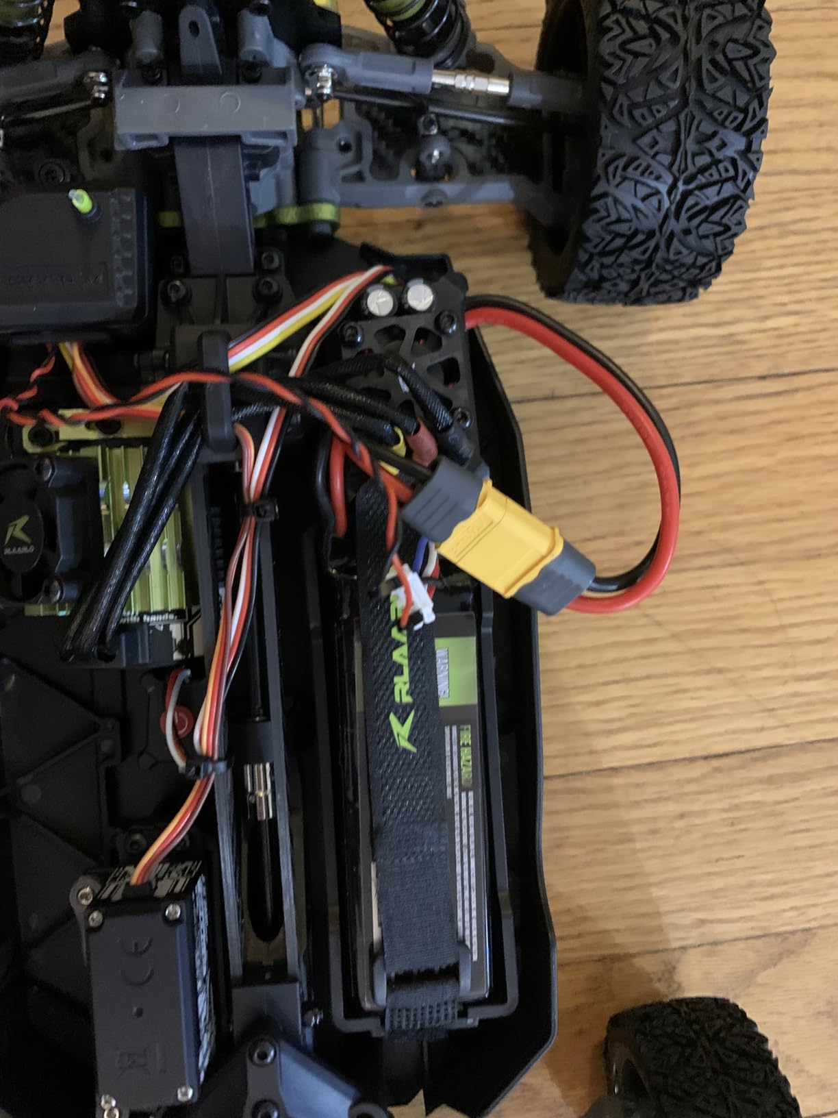 RIAARIO 1:10 Brushless RC Cars, RTR, Beginner, MAX 50+ MPH, Metal Drivetrain, 4WD, Waterproof Electronics, Carbon Fiber, Black, Ages 14+ customer photo 2