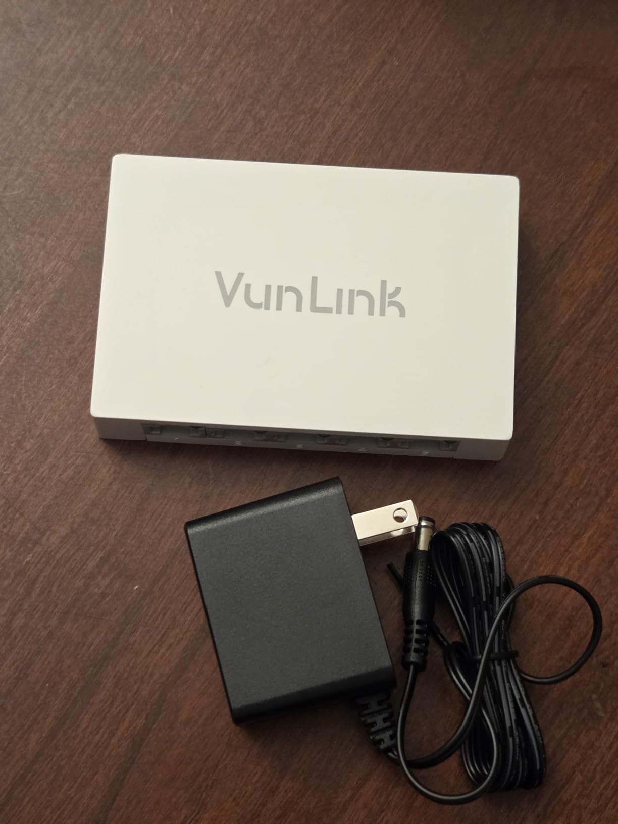 10Gb Ethernet Switch with 4 x 2.5GbE + 2 x 10GbE RJ45 Ports, VunLink 6 Port 10G/2.5G Multi-Gigabit Unmanaged Network Switch, Plug and Play, Fanless, Desktop/Wall-Mount, for Wireless AP, NAS, PC, Home customer photo 2