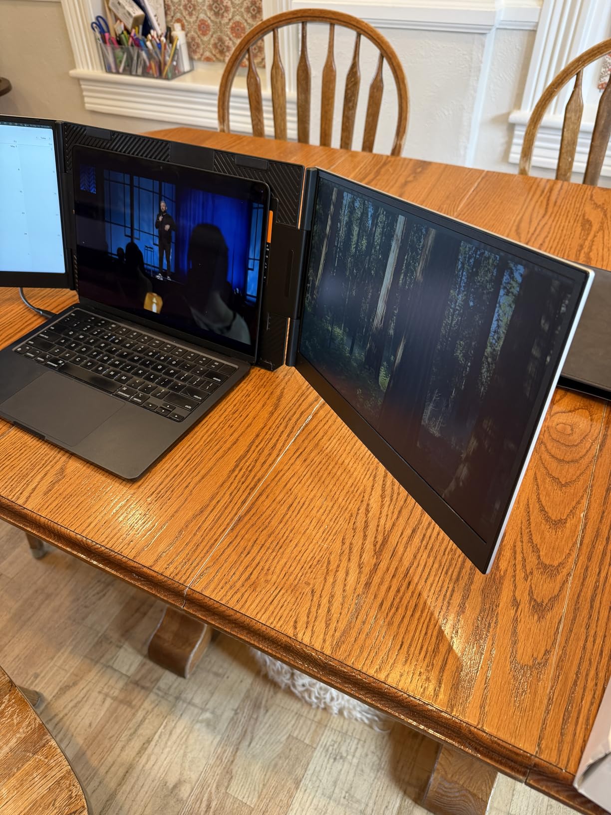 One Cable Laptop Screen Extender, 15.6