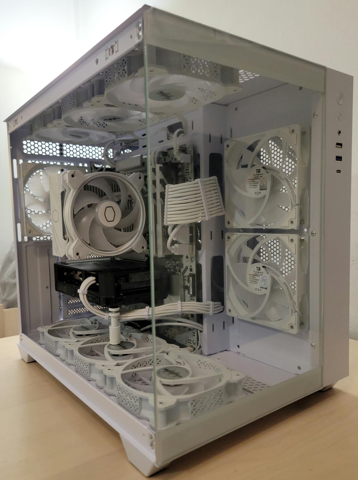 MUSETEX Y6 PC Case, Pre-Installed 7 Infinity Mirror PWM ARGB Fans, ATX Mid Tower Computer Case, Gaming PC Case with Type-C, 270° Full View Tempered Glass, White customer photo 1