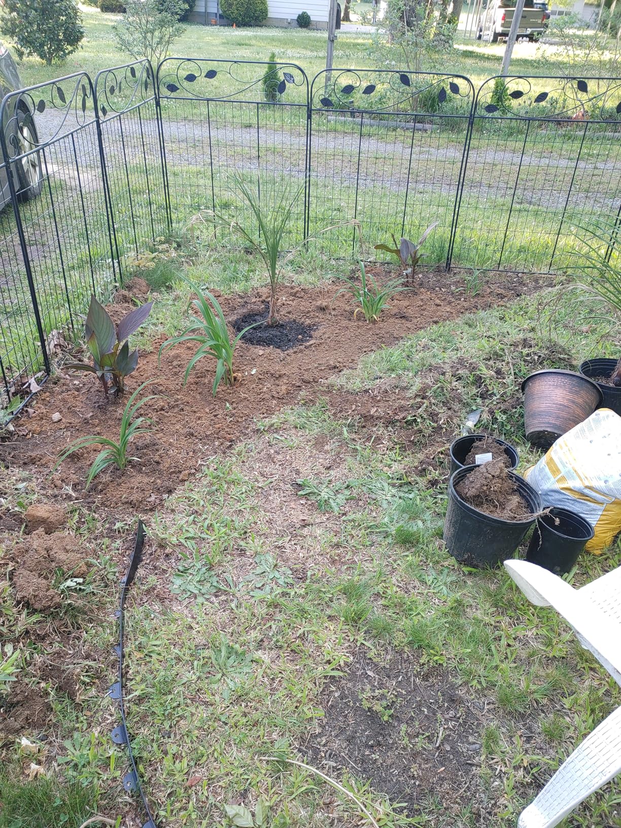 Garden Weasel Edger-Chopper Manual Lawn Edger Tool - Sod Cutter and Trenching Shovel for Clean Garden Borders - Ergonomic Handle and Carbon Steel Blade Latest Model 91714-3 customer photo 1