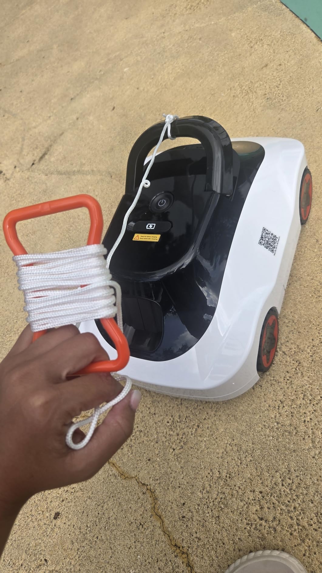 C5 Cordless Robotic Pool Cleaner with 180-Min Runtime, 2.7L Large Filter Basket & Self Parking, Pool Vacuum for Above-Ground Flat Pools up to 2200 Sq.Ft customer photo 1