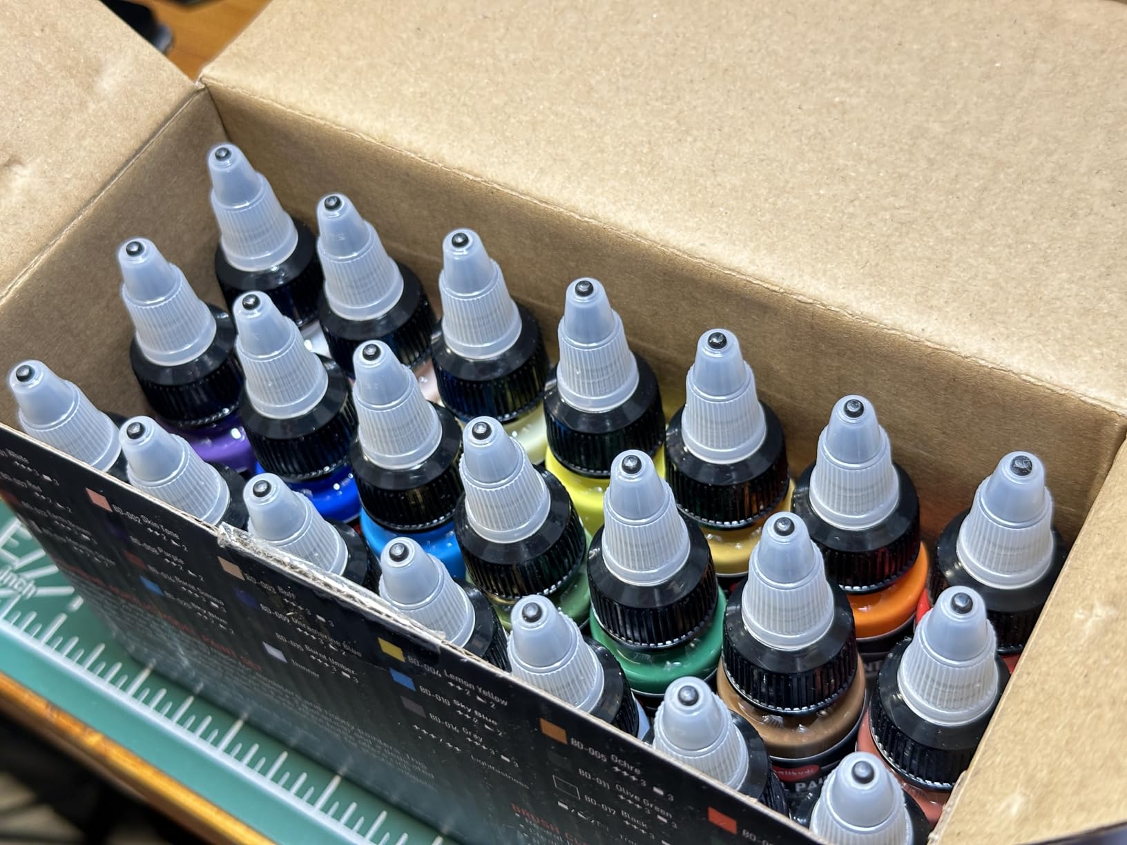 20 Colors Model Paint Set (20ml/0.6oz), Modeling Acrylic Paint Set with 3 Brushes and 1 Thinner for Brush Use & Airbrushing customer photo 1