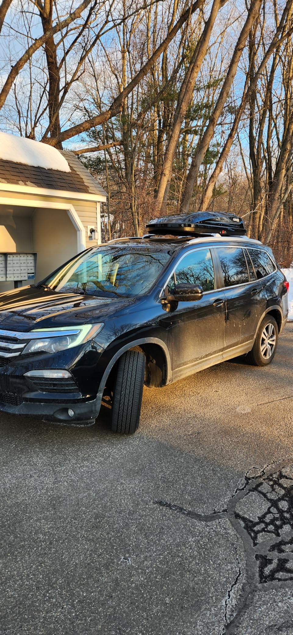 GarveeTech 70 Inch Rooftop Cargo Box Carrier, 17.7 Cubic Ft. Hard Shell Roof Rack Cargo Carrier with Security Keys, 165 Lbs Capacity Waterproof Rooftop Storage Box, Dual Side Opening customer photo 1