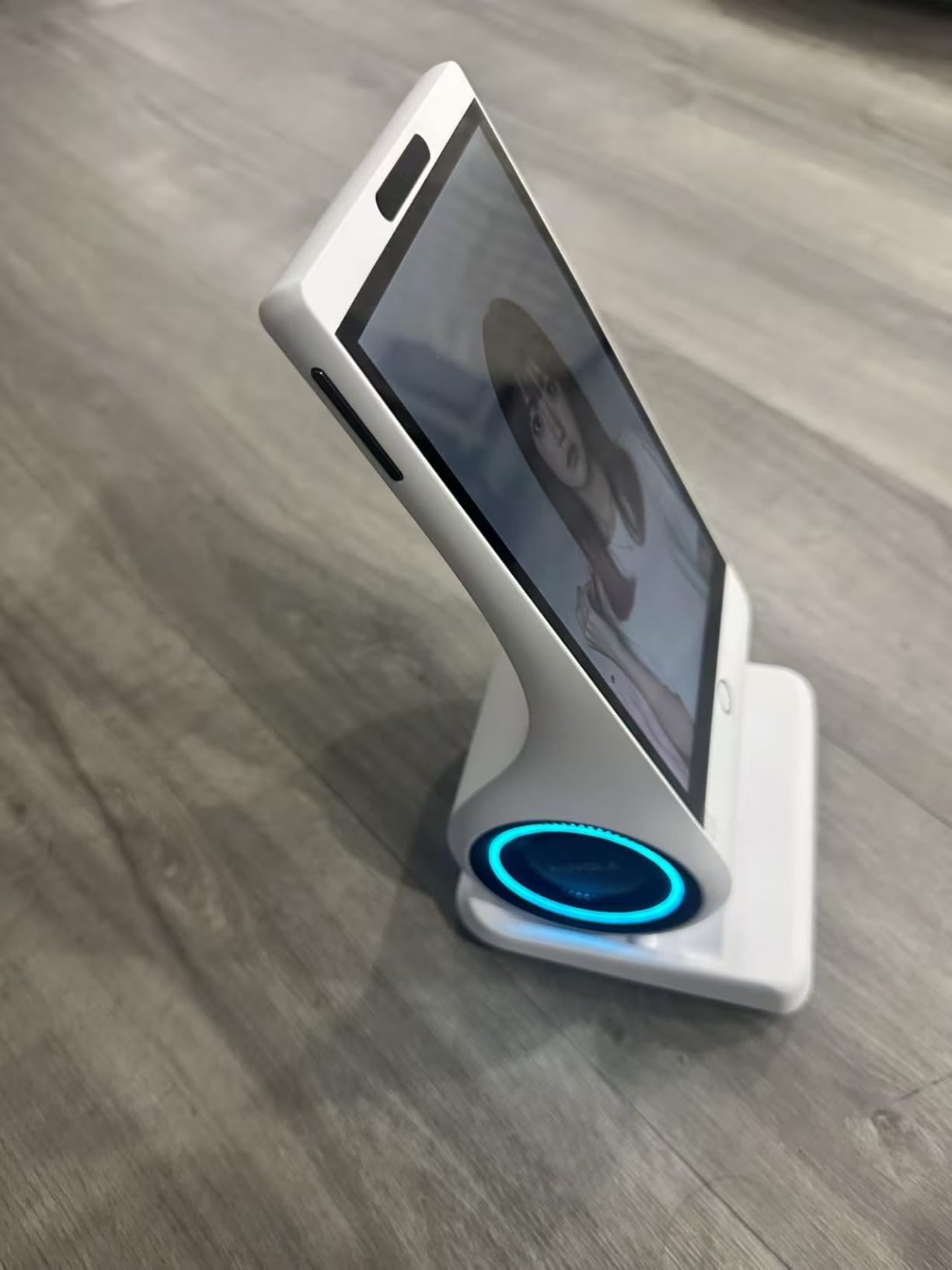 umissfun Emotional AI Companion Device, AI Chat Companion, AI Desktop Robot Companion, Voice Understanding, Personality Design, Tech&Gadget Gift, Geek, Desktop Setup, True Empathy AI-Grows with You (White) customer photo 2