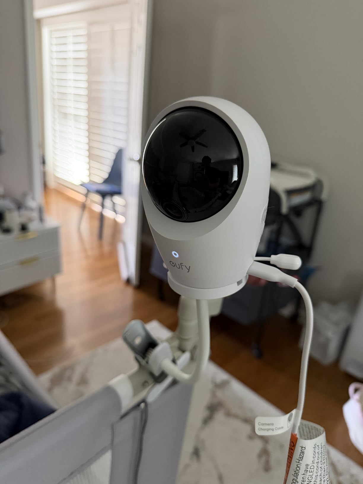 eufy Security E21 Baby Monitor with 4K UHD Camera, 5'' 720p Screen, Pan-Tilt and 8× Zoom, Dual Wi-Fi/Local Connection, 24/7 App Recording, Portable Built-in Battery-Powered Camera, ANR customer photo 1