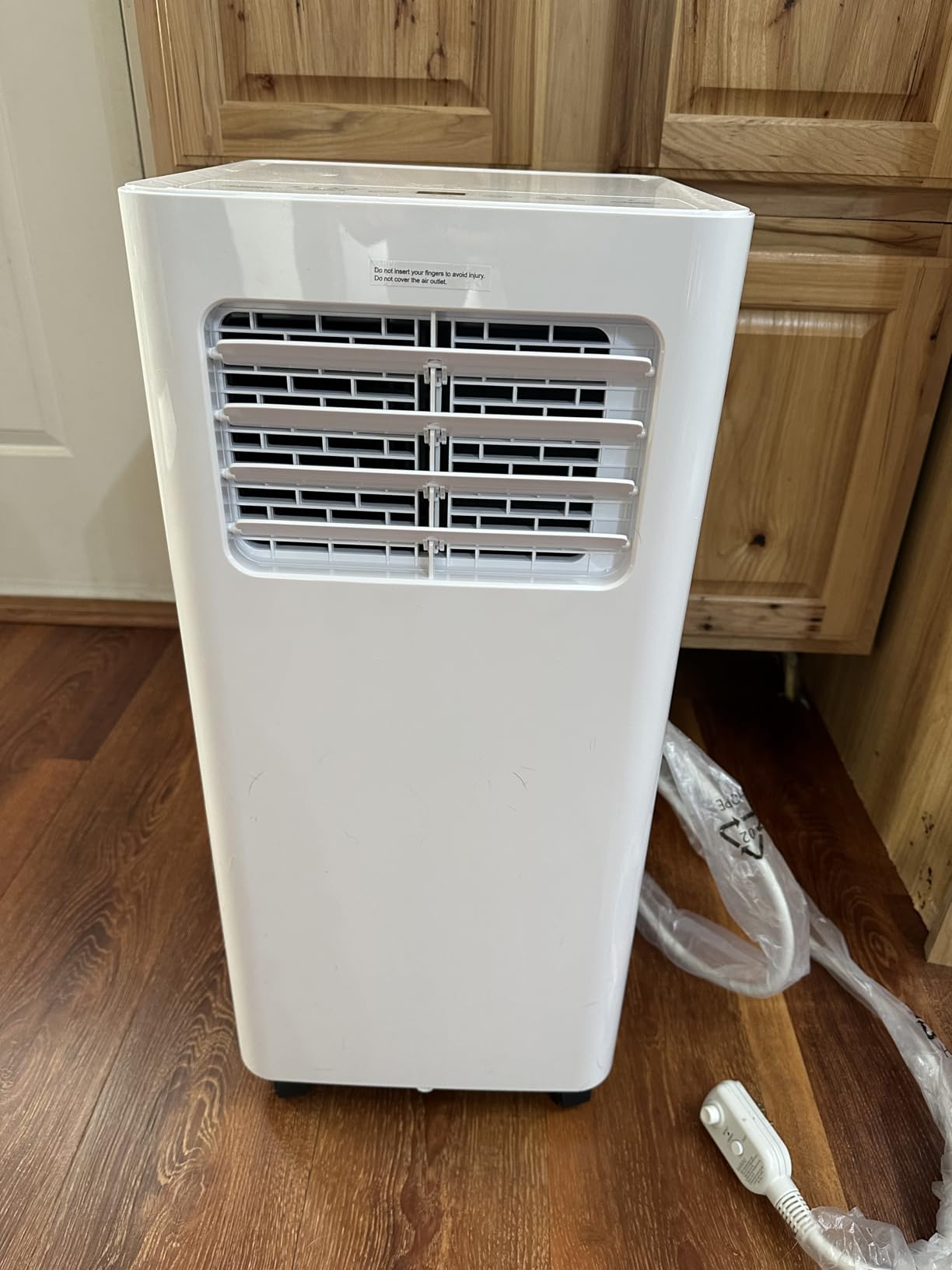 Feelfunn 8000 BTU Portable Air Conditioner, 3-in-1 Cools 350 Sq.Ft, Quiet AC with Fan & Dehumidifier, LED Display, Remote, 24H Timer, Window Kit, for Bedroom/Office/Dorms customer photo 2