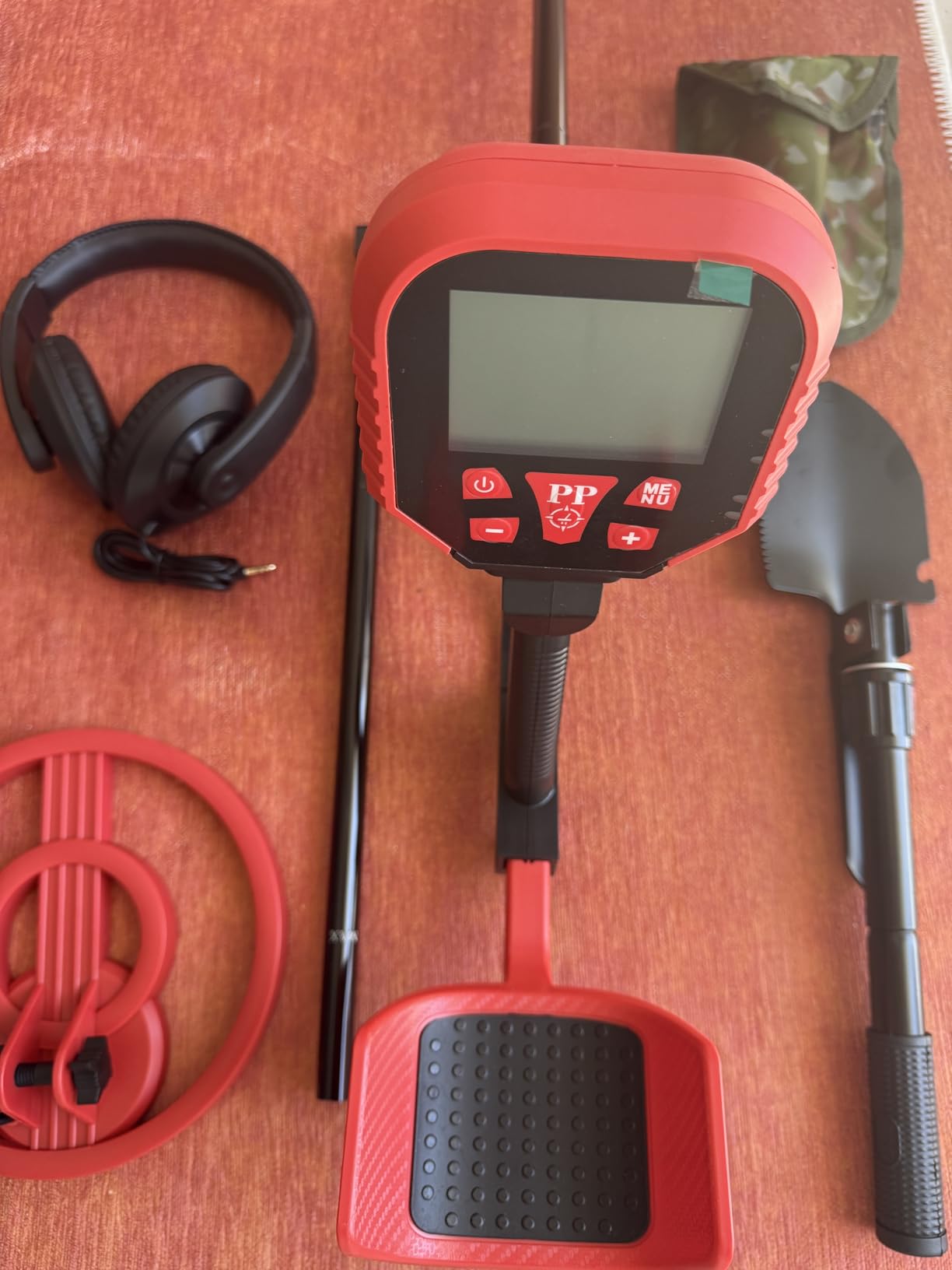 2026 Latest Metal Detector for Adults, Professional Waterproof & Adjustable Stem, Higher Accuracy Gold Detector with LCD, Advanced DSP Chip, 2.26 Pounds Lightweight Suitable for Beach and Backyard customer photo 1