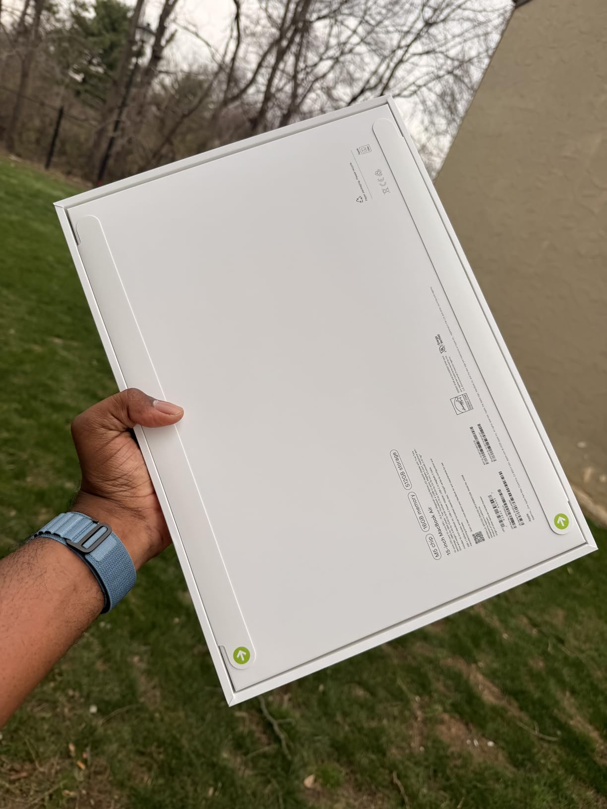 2026 MacBook Air 15-inch Laptop with M5 chip: Built for AI, 15.3-inch Liquid Retina Display, 16GB Unified Memory, 512GB SSD, 12MP Center Stage Camera, Touch ID, Wi-Fi 7; Midnight customer photo 2