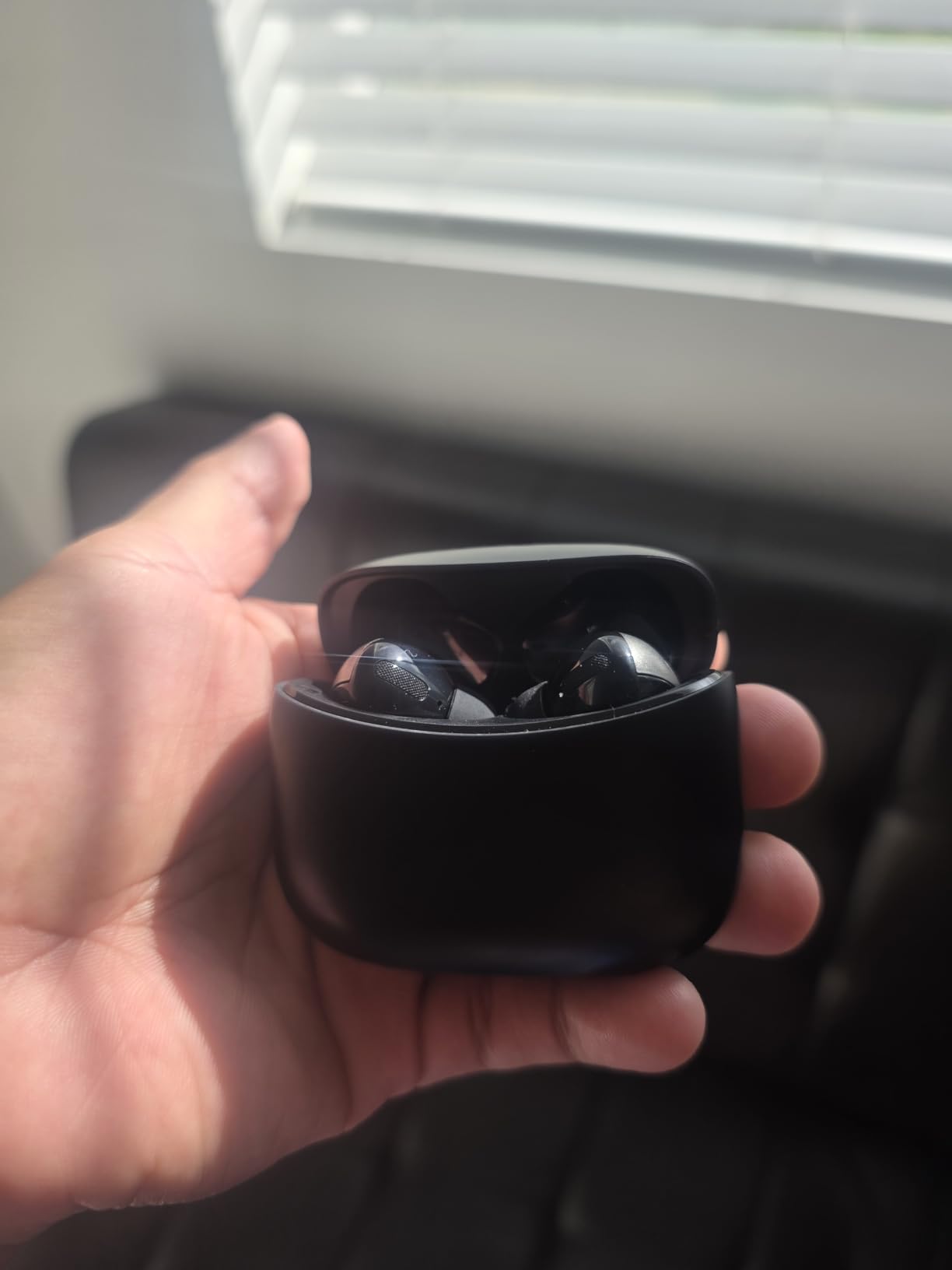 AI Translation Earbuds Real Time 164 Languages Translator Ear Buds Audifonos Traductores Inglés Español 70H Playtime Wireless Earphones AI Bluetooth Headphones for Travel Meeting Learning Black customer photo 1