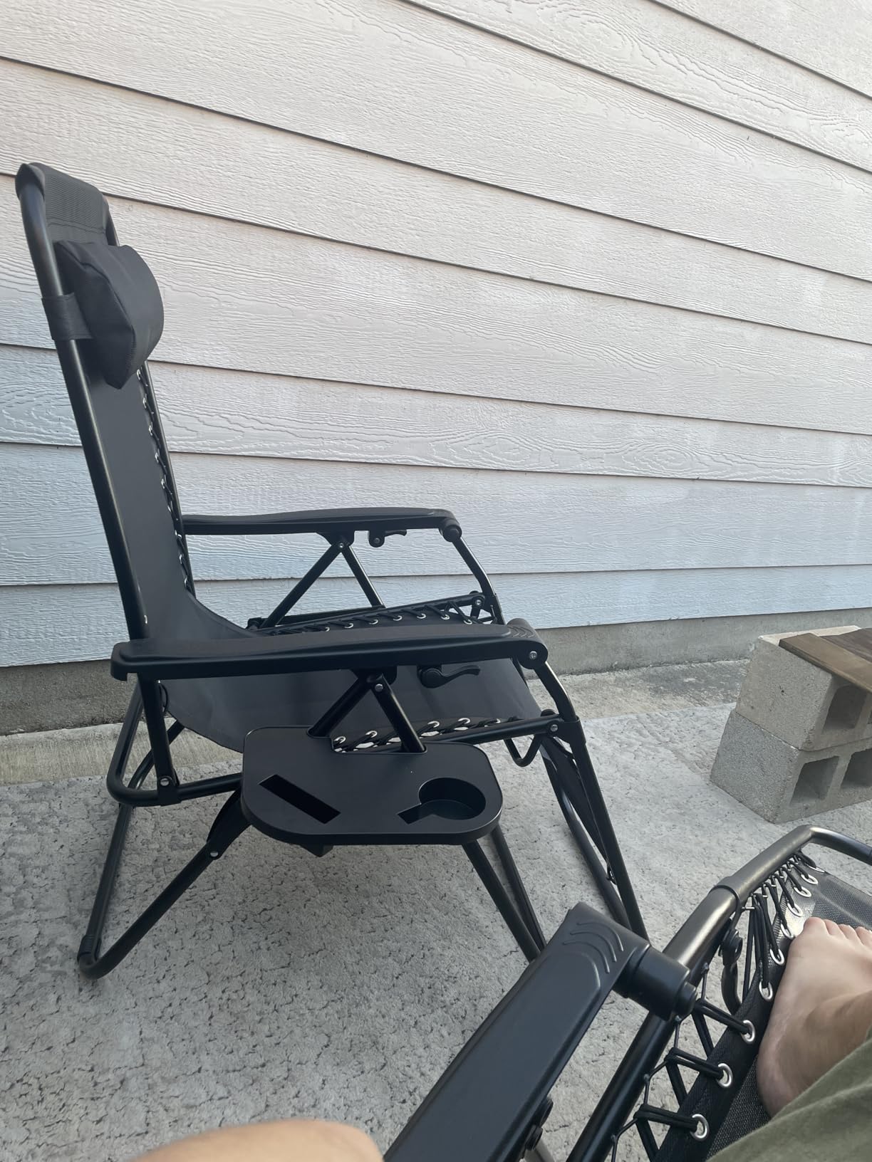 Sweetcrispy Zero Gravity Chairs, Foldable Patio Reclining Chairs with Adjustable Pillow & Cup Holder, Oversized Portable Support 400 lbs, for Backyard Camping(Black-Gray) customer photo 2