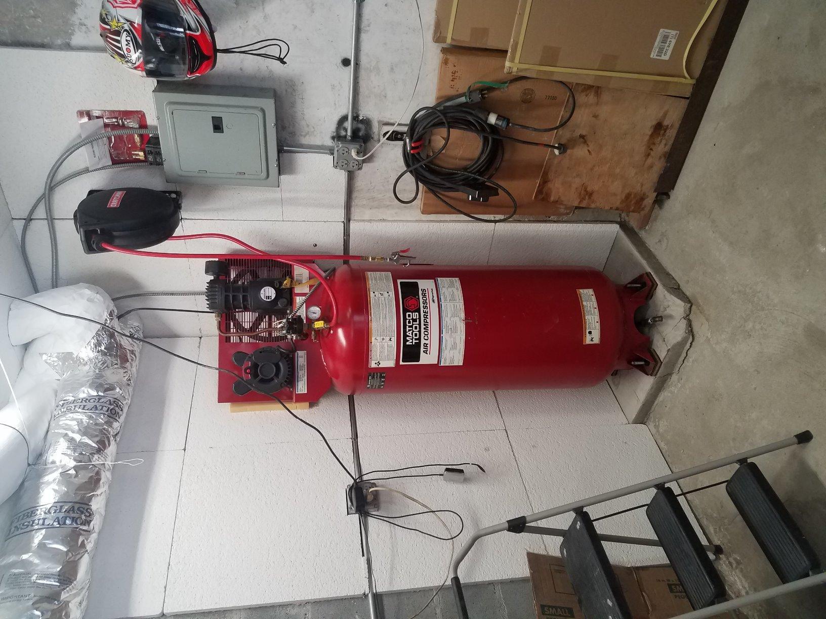 Ingersoll-Rand SS3L3 3hp 60 gal Single-Stage Compressor (230/1) 32334005 customer photo 2