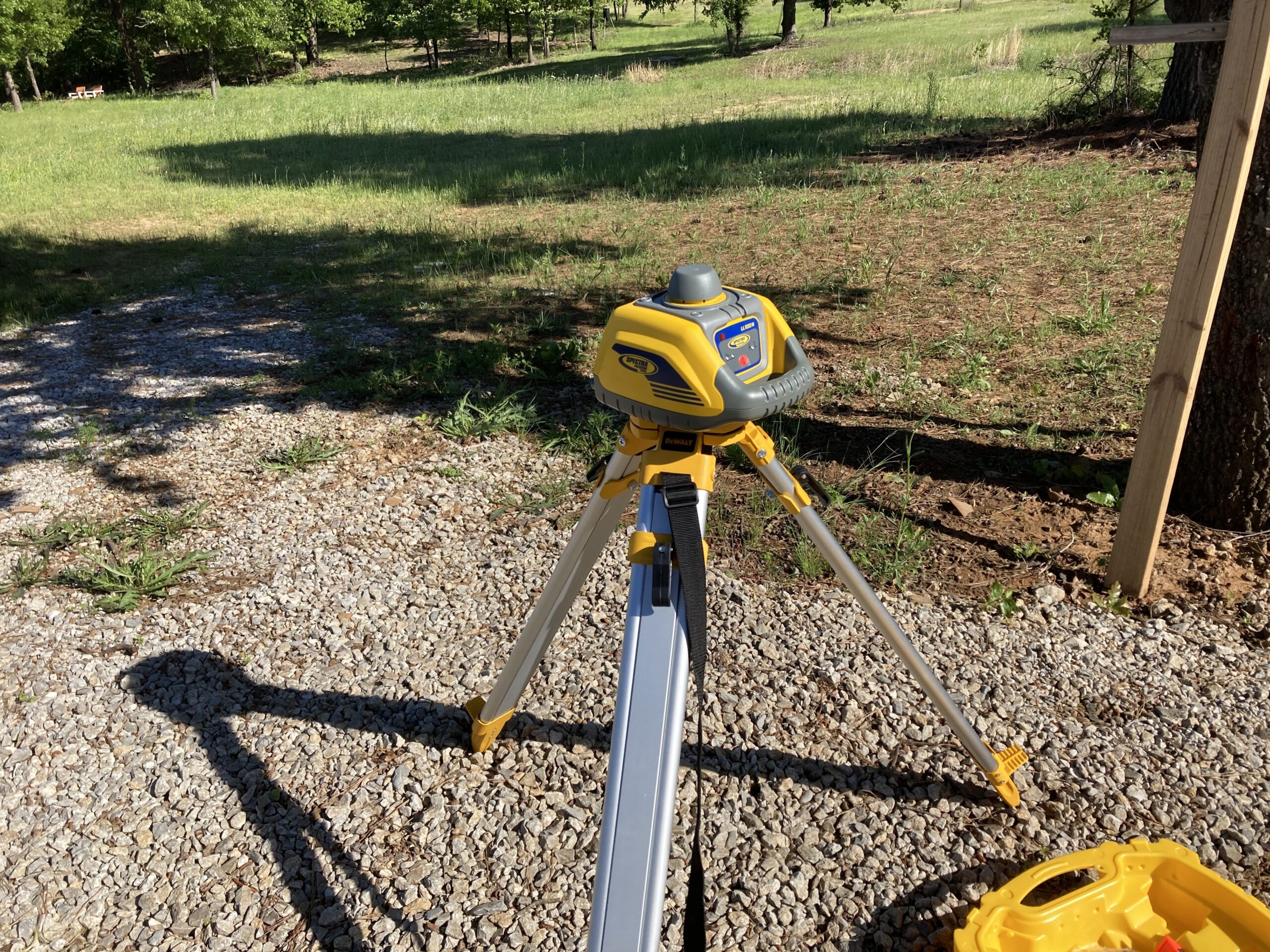 Spectra Precision LL100N-2 Laser Level Kit with HR320 Receiver and Clamp, 15' Grade Rod (Inches), Tripod, and System Case, Yellow customer photo 1
