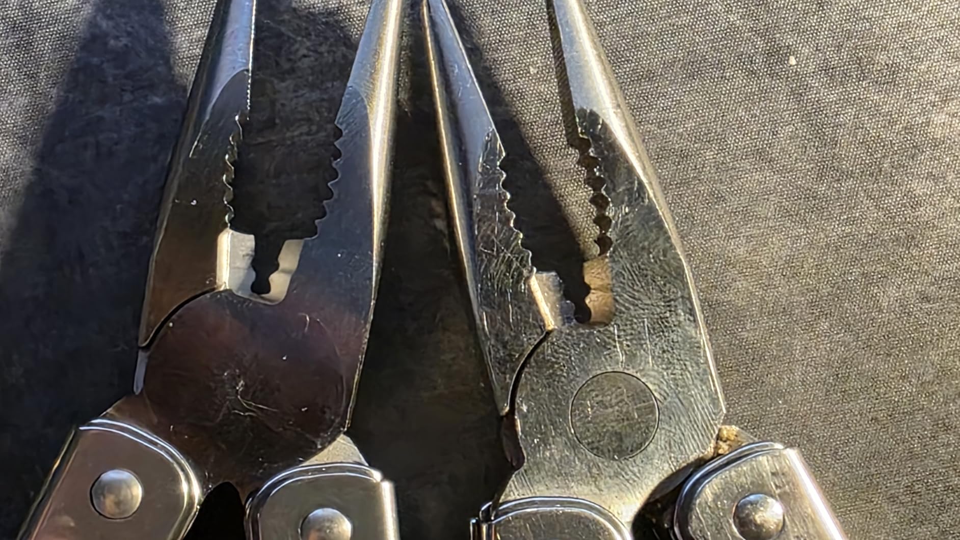 Victorinox Swiss Tool Spirit X Multi Tool, 24 Function Swiss Made with Locking Blade and Long-Nosed Pliers, and Leather Pouch - Silver customer photo 1