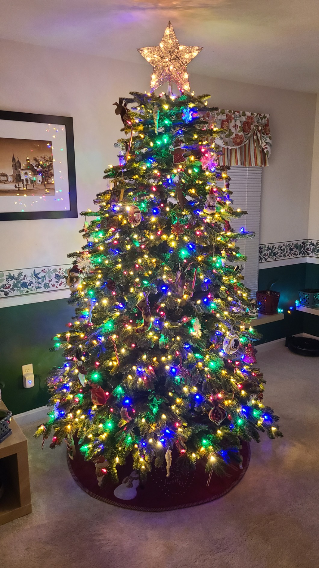 [Red Upright Tree Storage Bag] - 9 Foot Christmas Tree Storage Bag | Store Your Artificial Trees up to 9 Feet Tall - Keep Your Fake Tree Assembled | Hides Under Tree Skirt When Your Tree Is in Use customer photo 2
