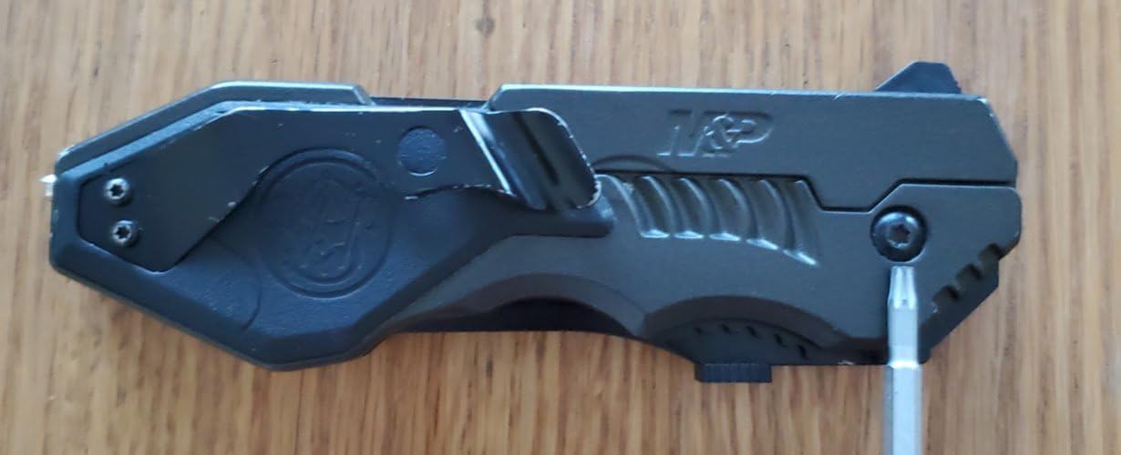 Smith & Wesson SWMP4LS 8.6in S.S. Assisted Folding Knife with 3.6in Serrated Clip Point Blade and Aluminum Handle for Outdoor Tactical Survival and EDC, Black customer photo 2